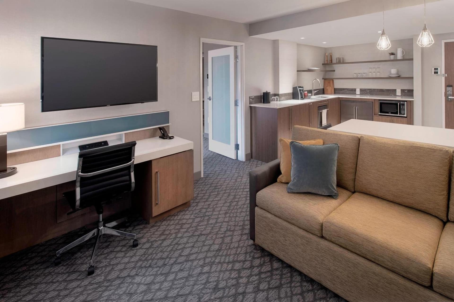 Delta Hotels by Marriott Seattle Everett gallery photo in Everett, WA — image 14