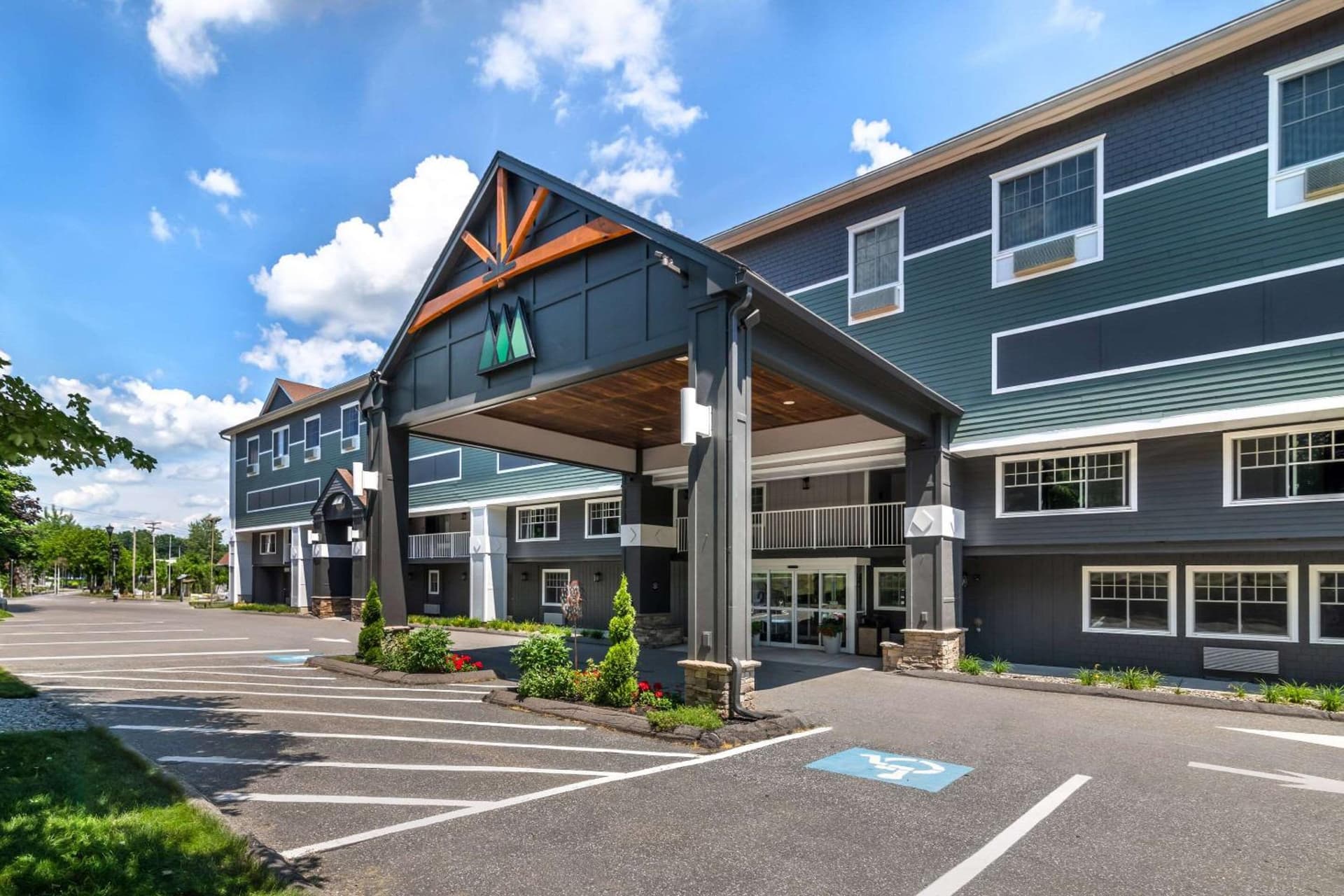 Maine Evergreen Hotel, an Ascend Collection Hotel interior in Augusta, ME — gallery photo 2