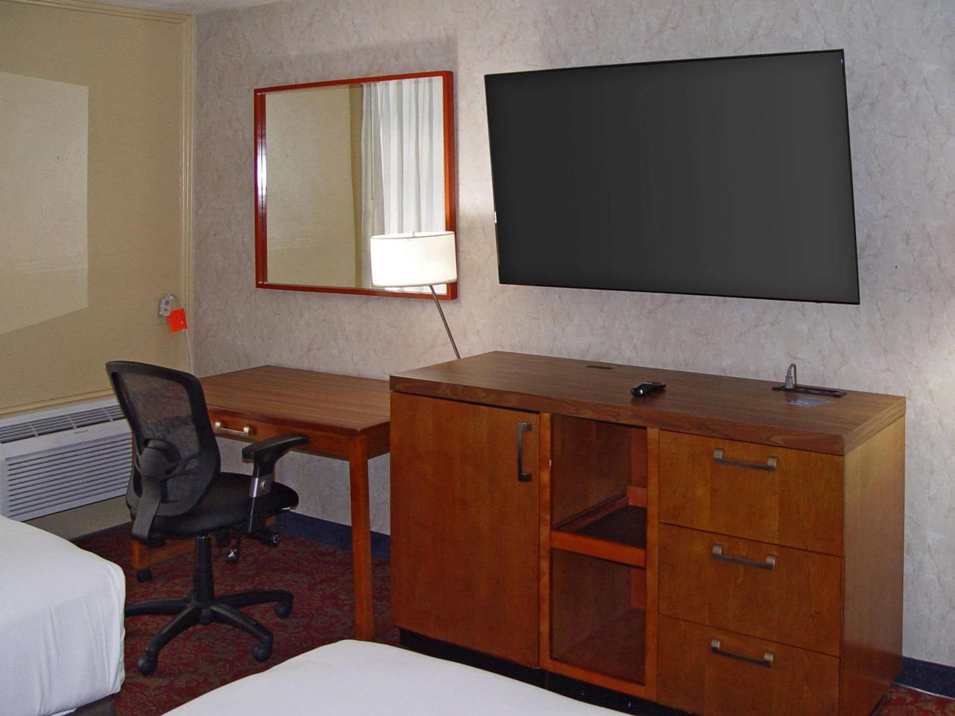Clarion Hotel Bakersfield North gallery photo in Bakersfield, CA — image 9