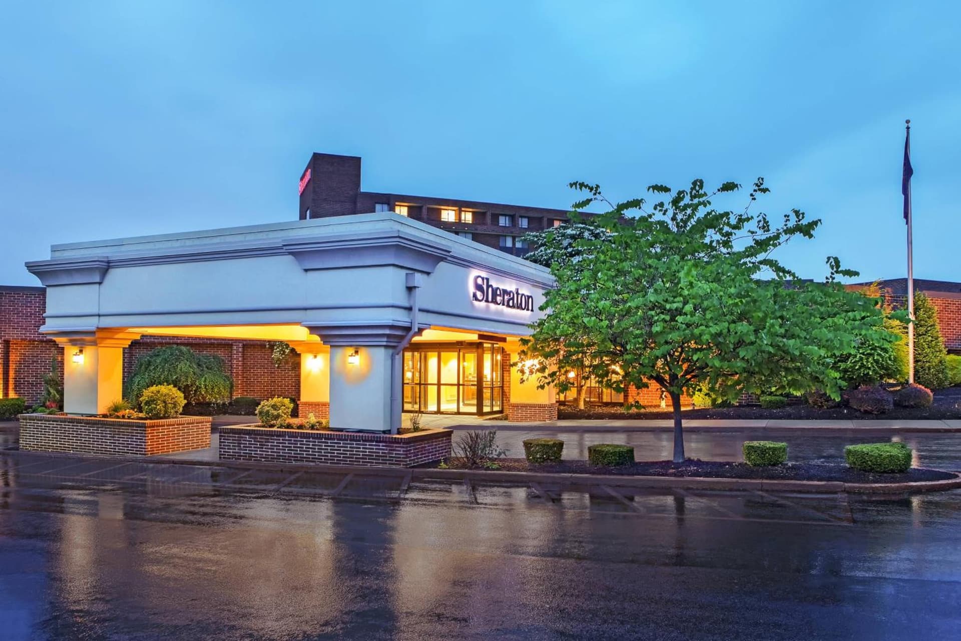 Sheraton Harrisburg Hershey Hotel interior in Harrisburg, PA — gallery photo 2