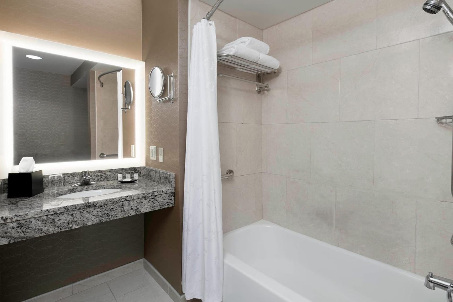 Sheraton Pittsburgh Airport Hotel gallery photo in Coraopolis, PA — image 24