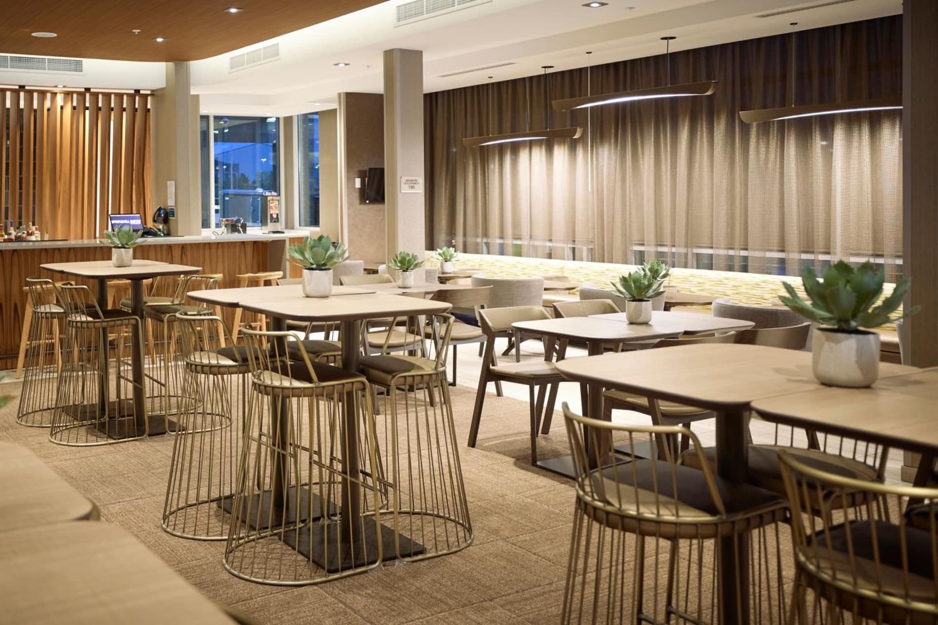 SpringHill Suites by Marriott Medford Airport gallery photo in Medford, OR — image 9