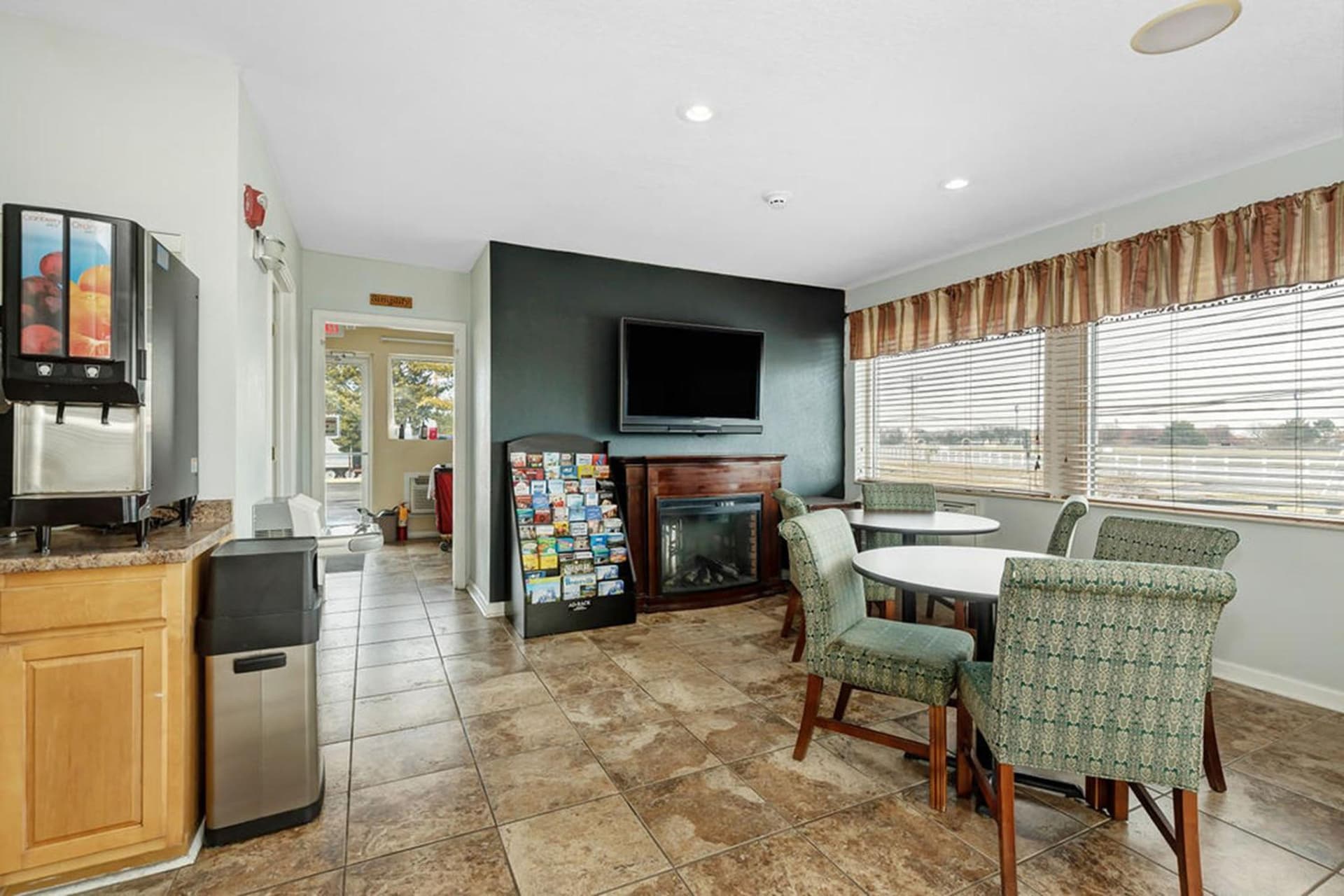 Grove City Travel Inn South Columbus interior in Grove City, OH — gallery photo 2