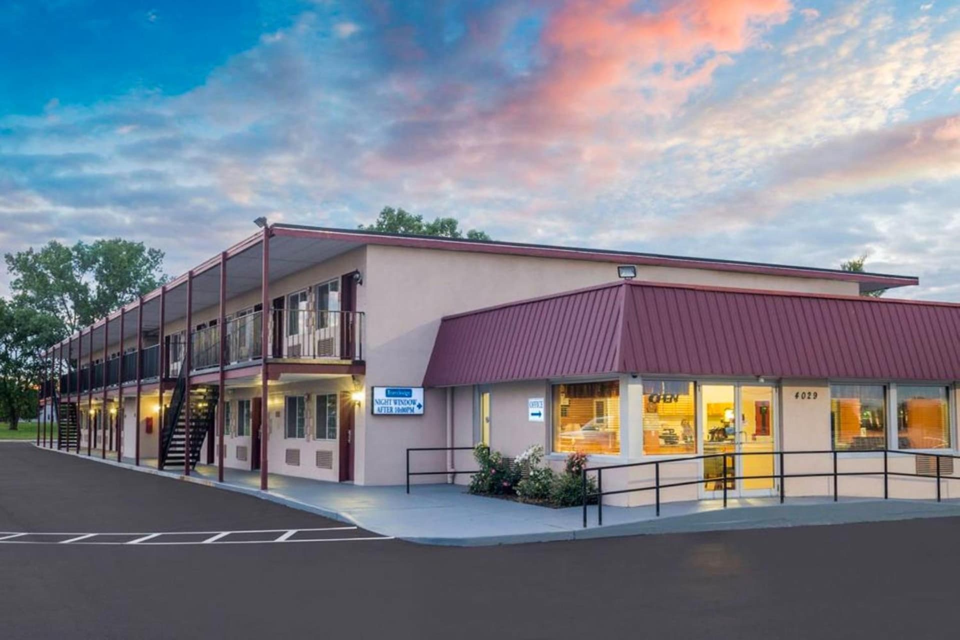 Grove City Travel Inn South Columbus featured exterior or lobby in Grove City, OH — similar hotel