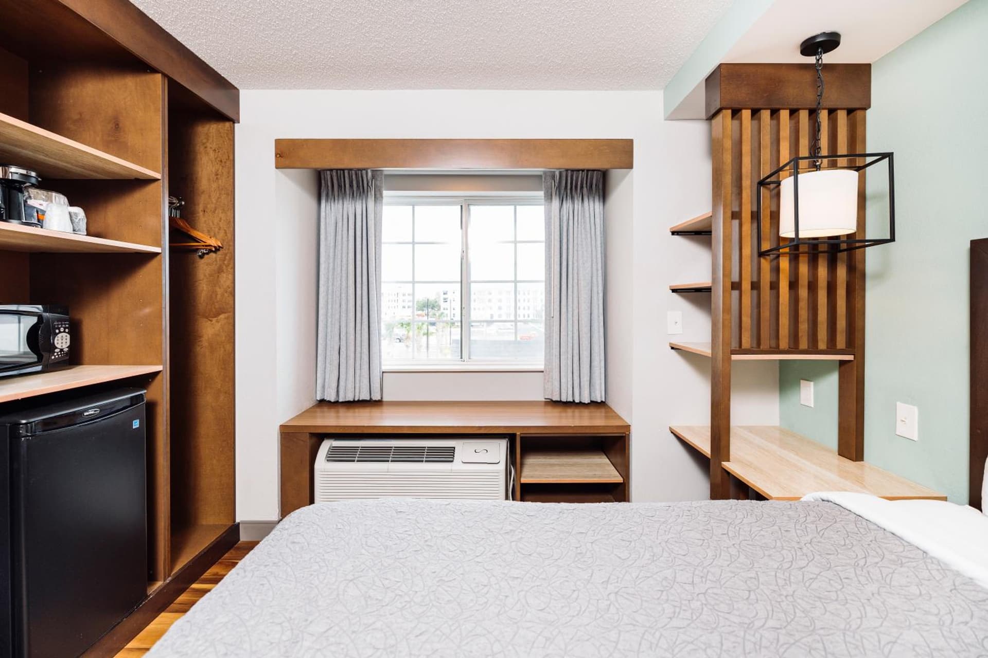 The Windstar Hotel - Carolina Beach gallery photo in Carolina Beach, NC — image 6