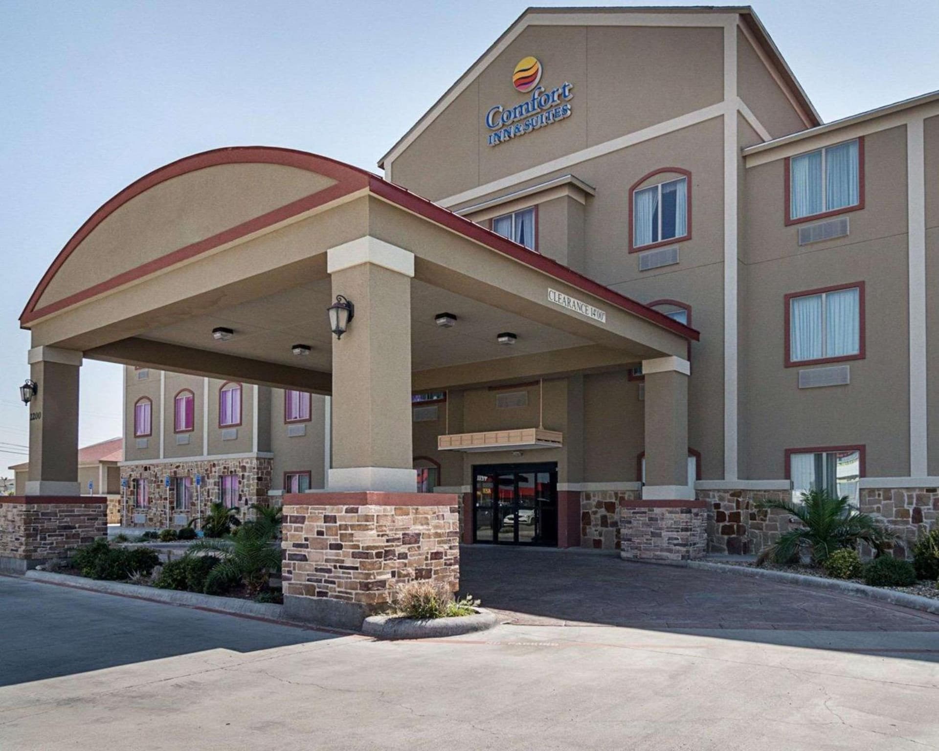 Comfort Inn & Suites Monahans I-20 interior in Monahans, TX — gallery photo 2