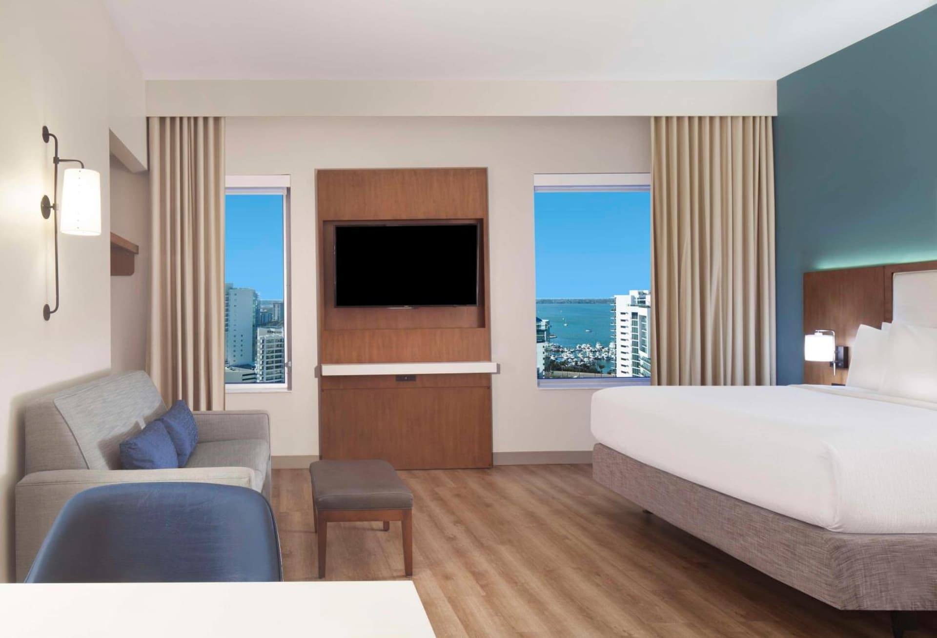 Embassy Suites By Hilton Sarasota gallery photo in Sarasota, FL — image 14