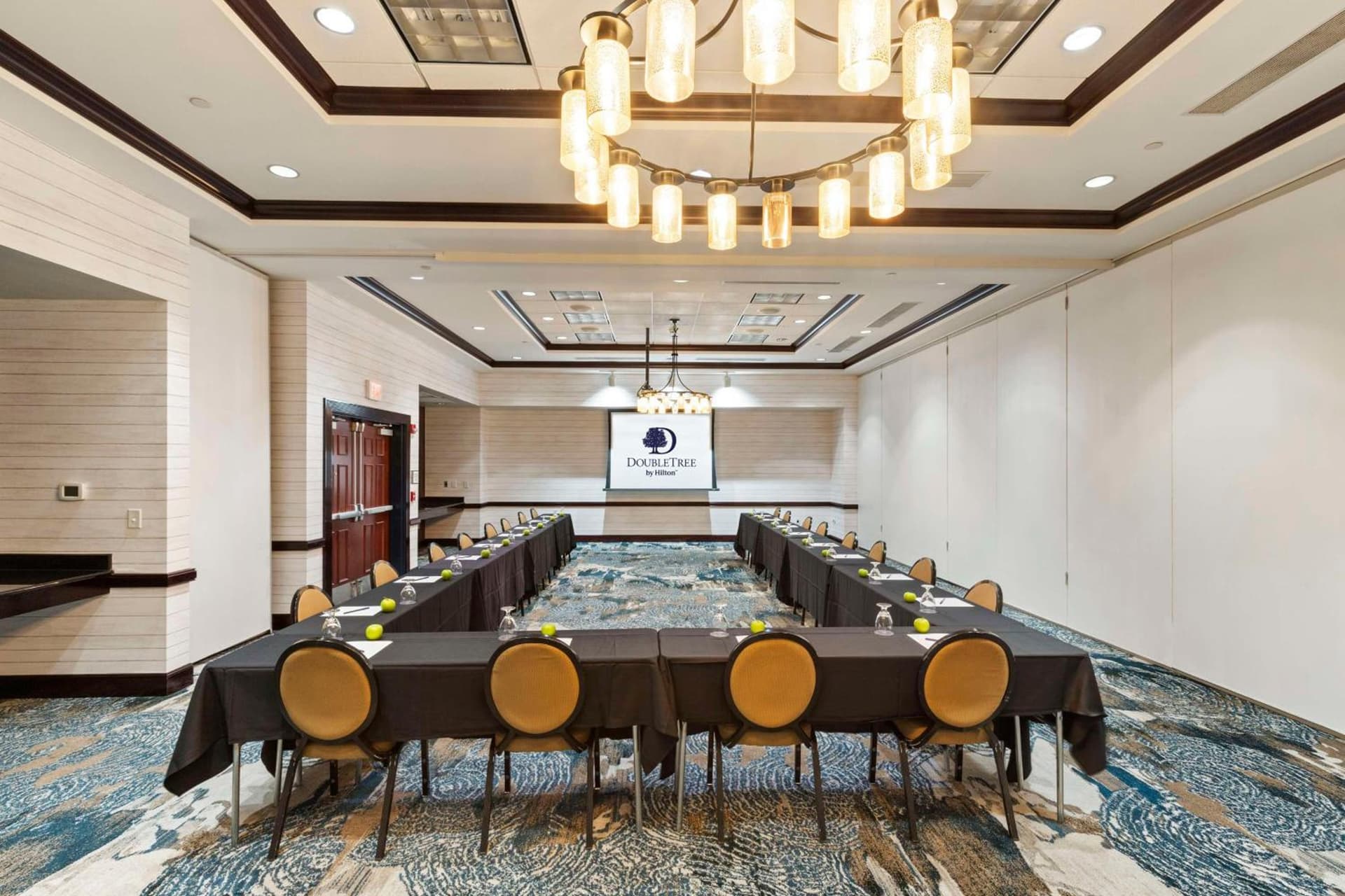 Doubletree By Hilton Front Royal Blue Ridge Shadows gallery photo in Front Royal, VA — image 12