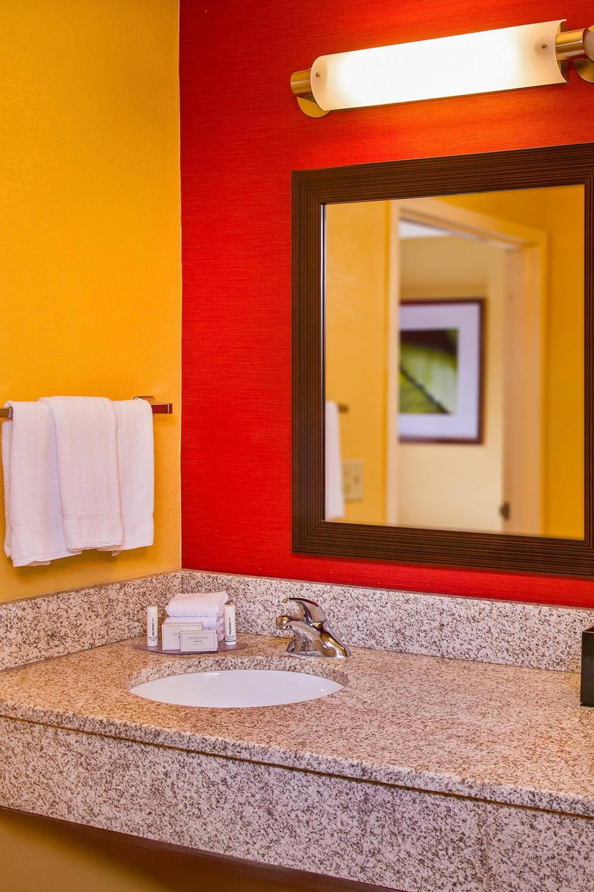 Courtyard by Marriott North Charleston Airport Coliseum gallery photo in Charleston, SC — image 23
