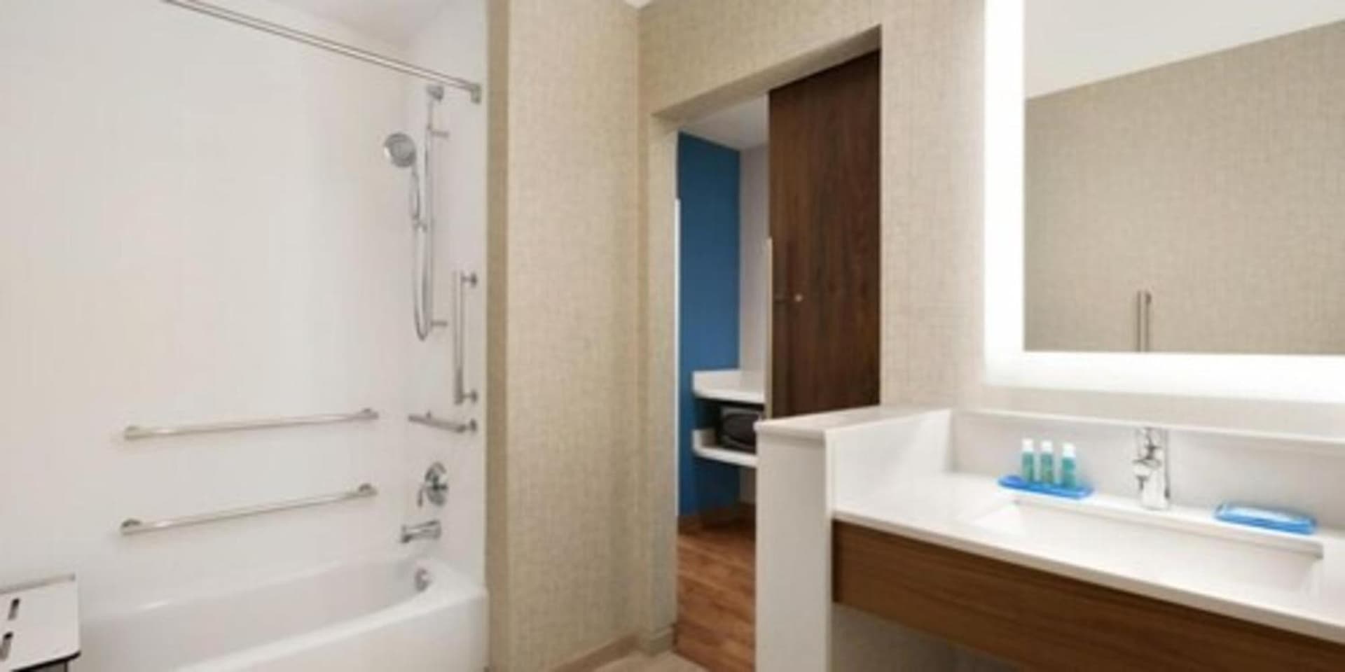 Holiday Inn Express & Suites - Cincinnati NE - Red Bank Road by IHG gallery photo in Cincinnati, OH — image 13