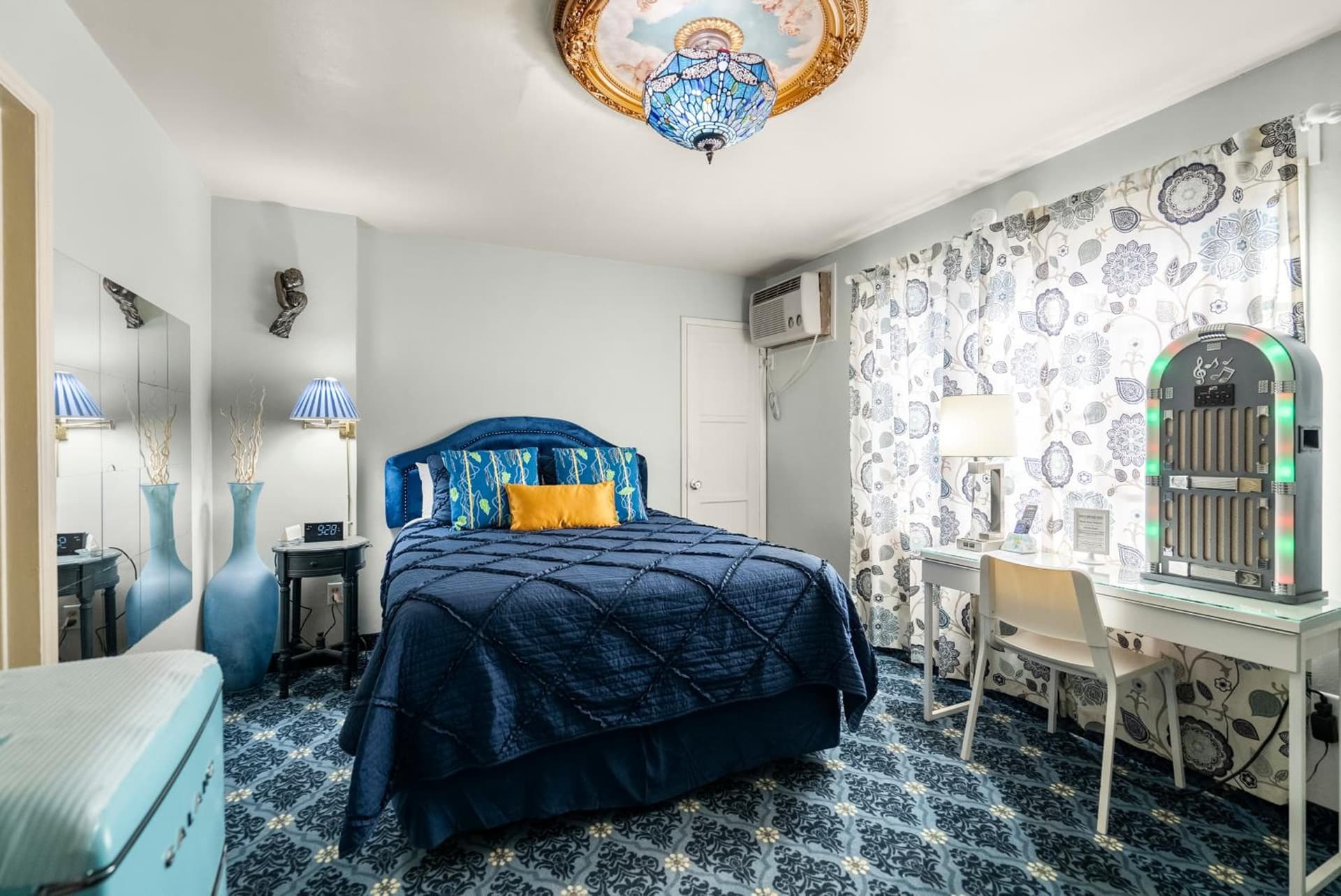 HARRY'S MAN CAVE - A Vintage Motel on the Historic 395 route - The New Star Motel Experience gallery photo in Moreno Valley, CA — image 37