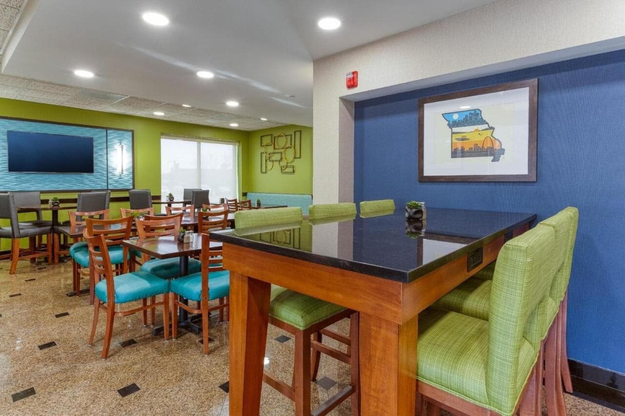 Heritage Inn & Suites St Louis Fenton, Trademark by Wyndham gallery photo in Fenton, MO — image 17