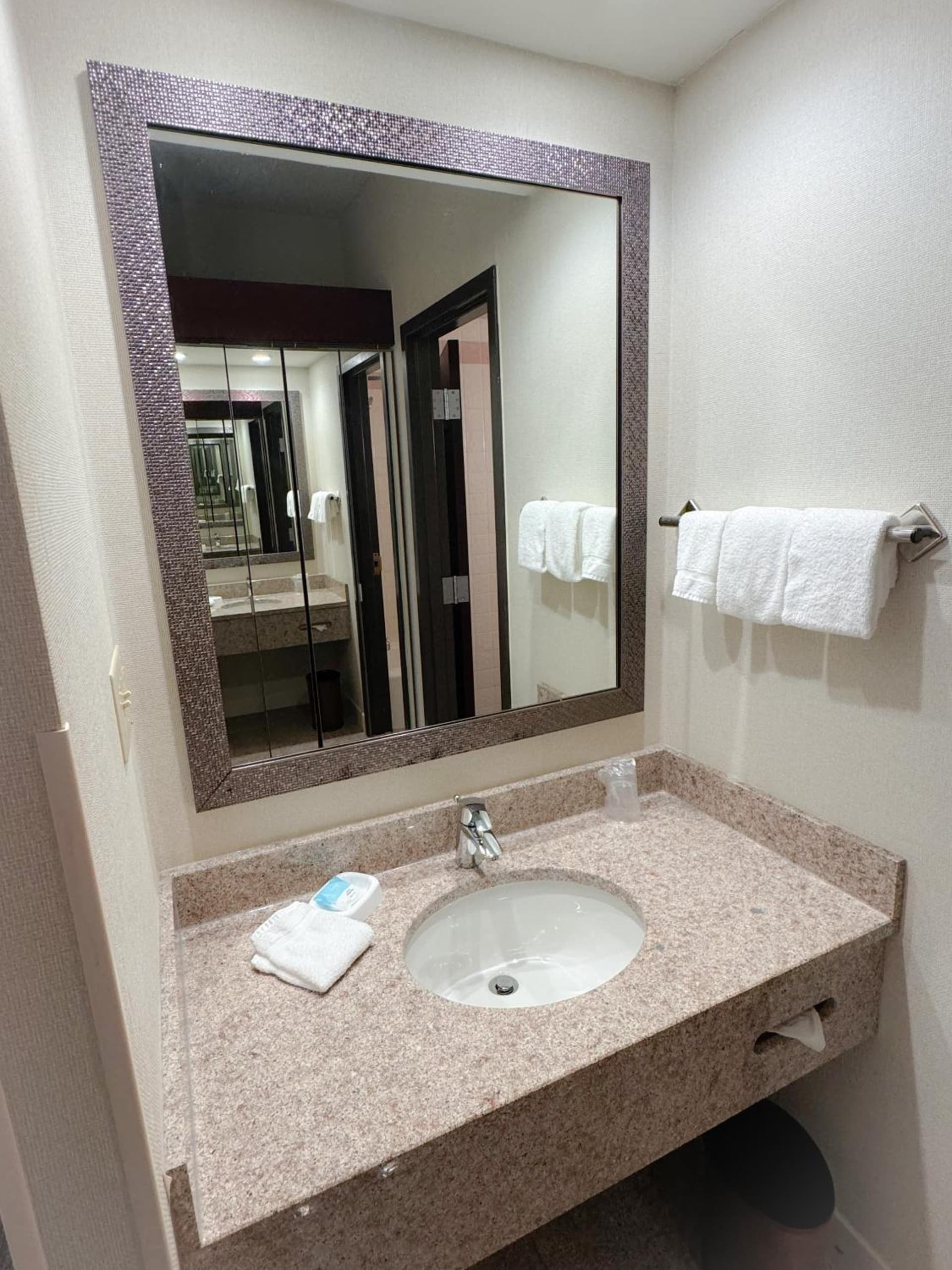 Heritage Inn & Suites St Louis Fenton, Trademark by Wyndham gallery photo in Fenton, MO — image 22