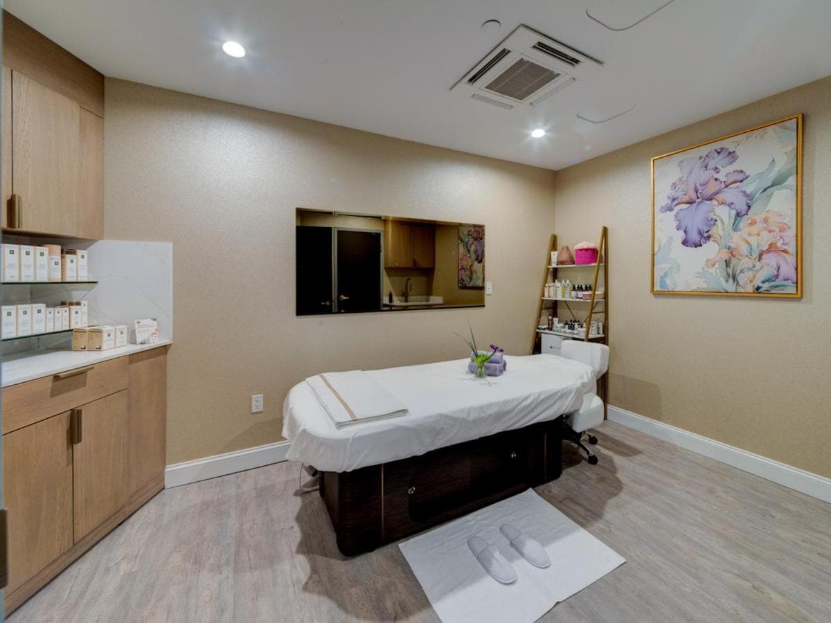 Iris Hotel Boston property views in Brookline — gallery photo 3