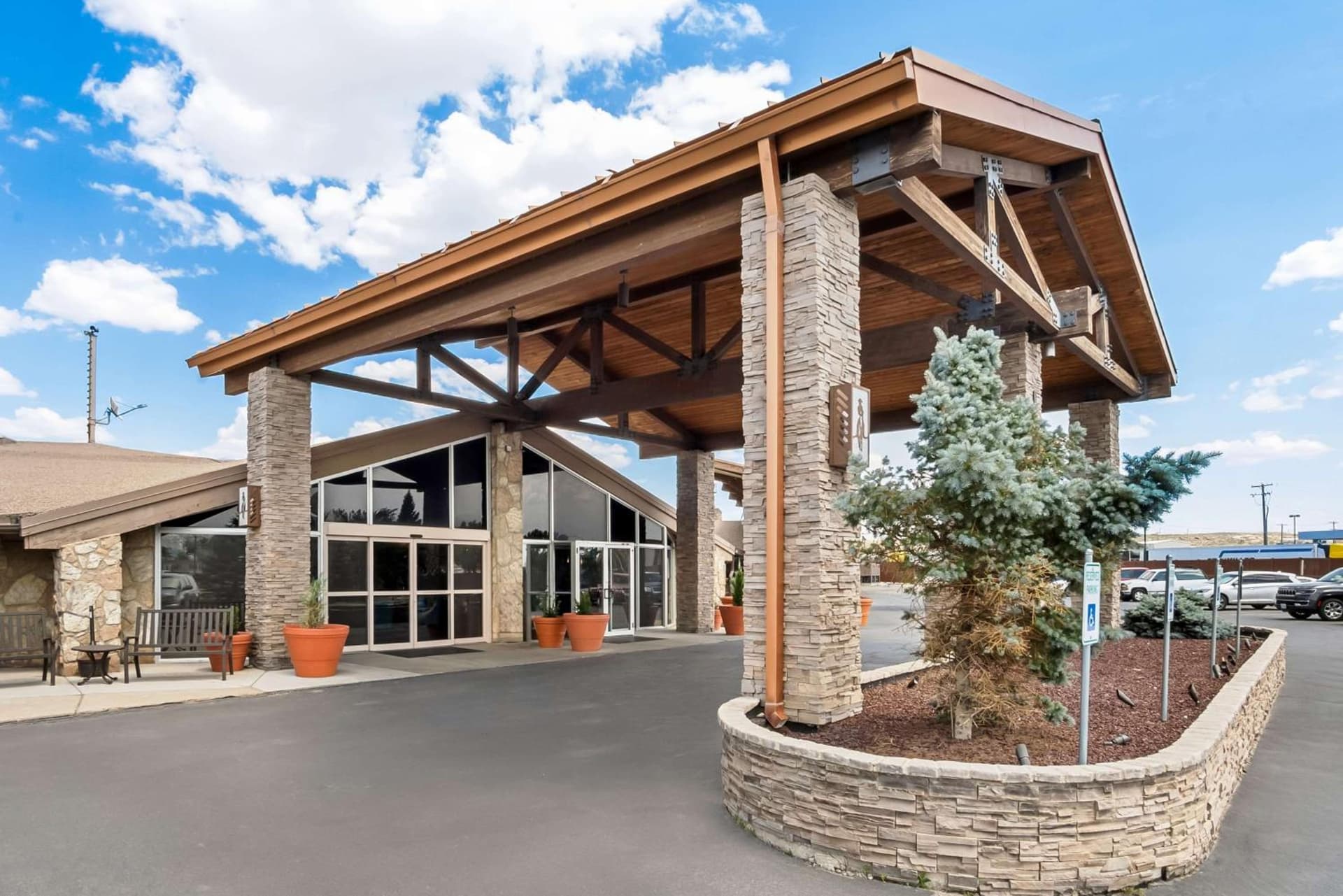 Best Western Outlaw Inn interior in Rock Springs, WY — gallery photo 2