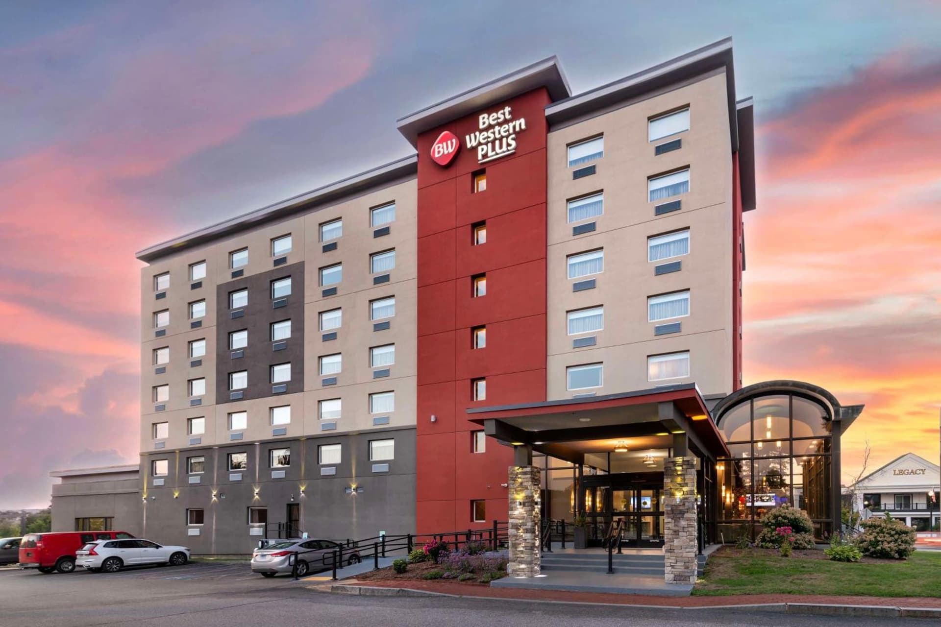 Best Western Plus Landmark Inn — hotel in Laconia, New Hampshire