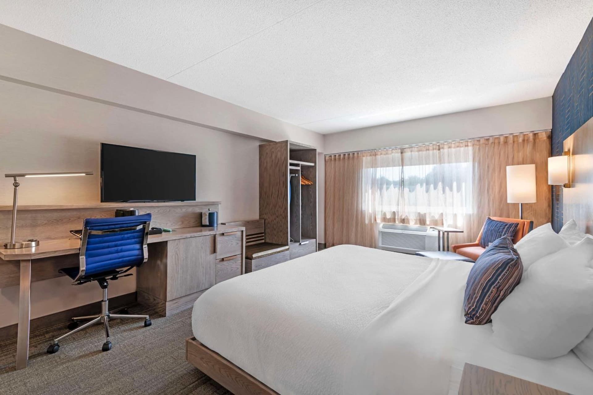 Best Western Plus Landmark Inn property views in Laconia, NH — gallery photo 3