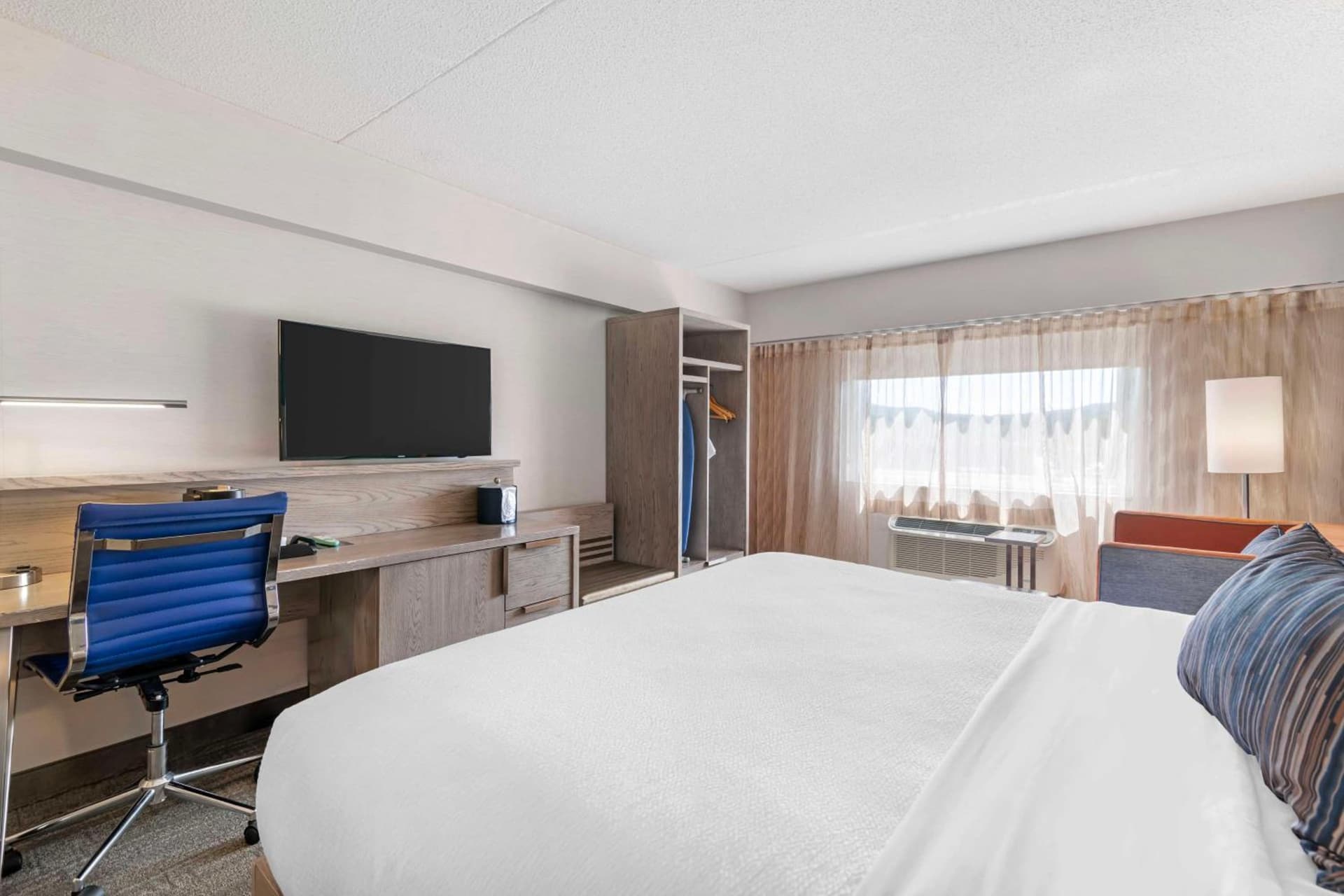 Best Western Plus Landmark Inn gallery photo in Laconia, NH — image 5