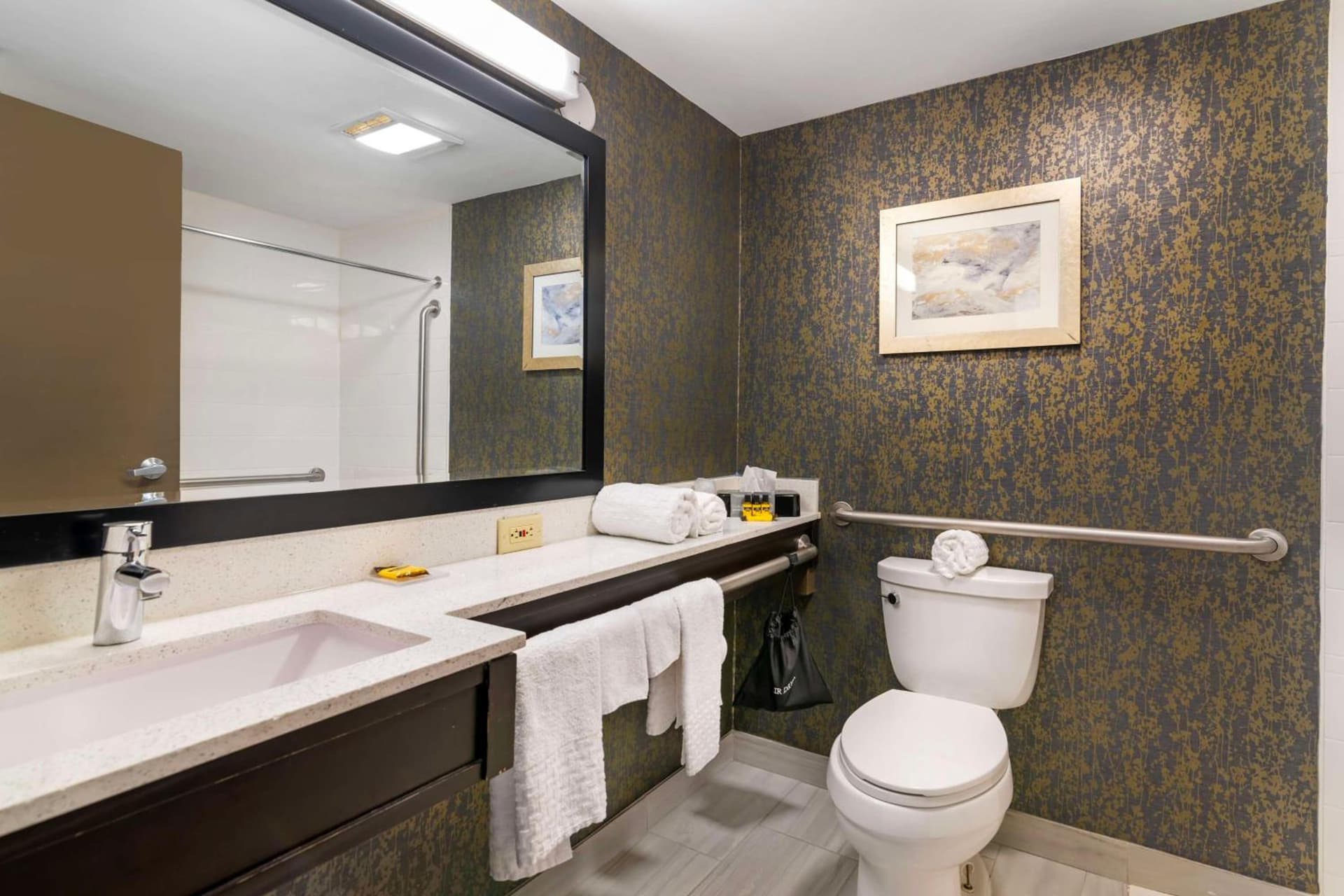 Best Western Plus Landmark Inn gallery photo in Laconia, NH — image 23