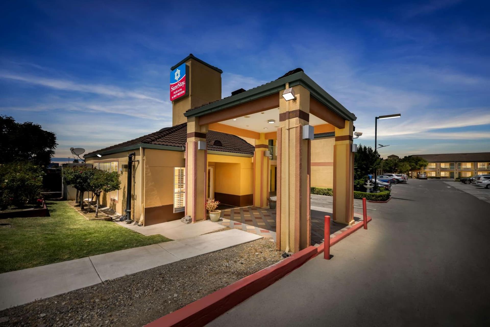 SureStayPlus Hotel by Best Western San Jose Central City featured exterior or lobby in San Jose, CA — similar hotel