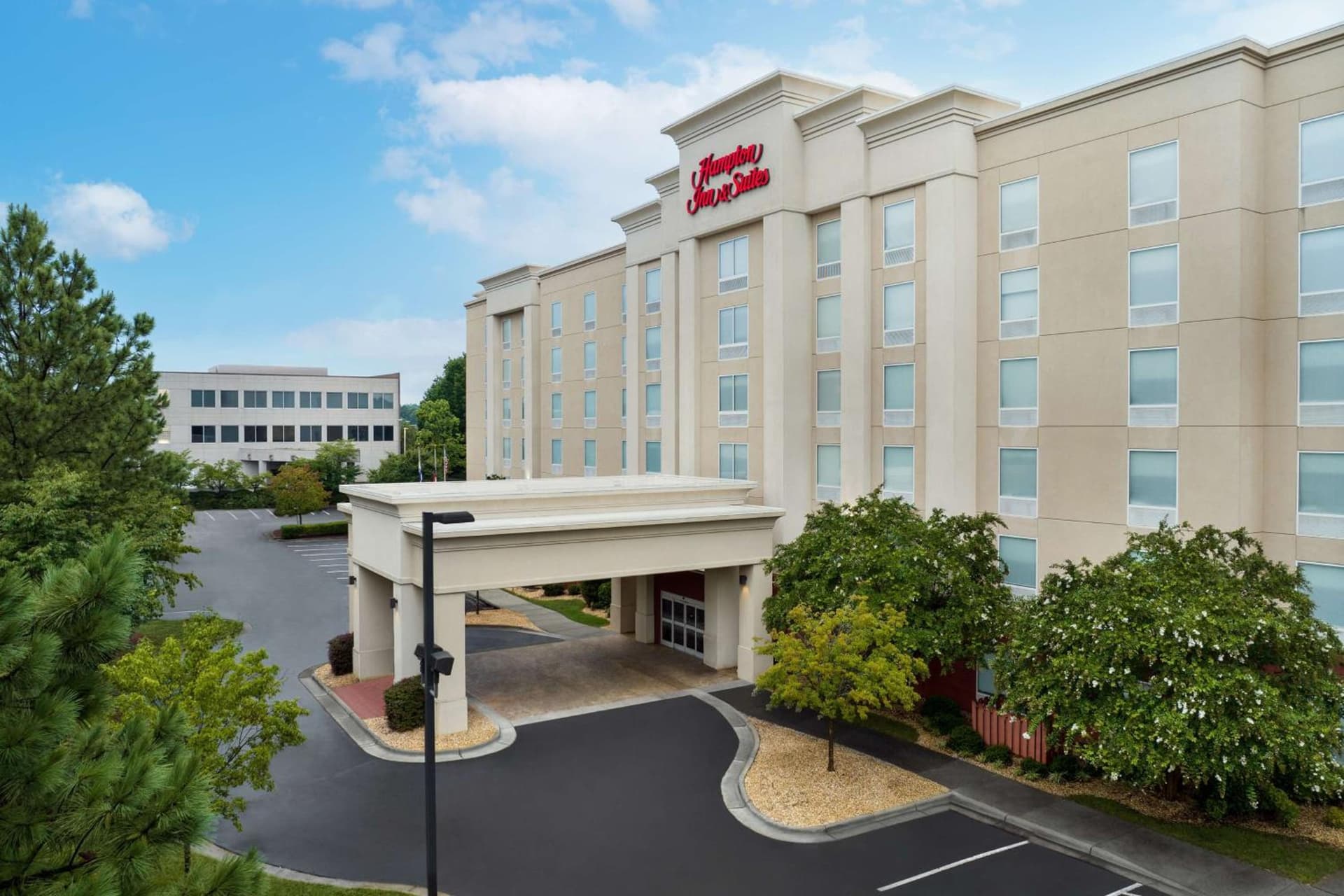 Hampton Inn & Suites Durham North I-85 interior in Durham, NC — gallery photo 2