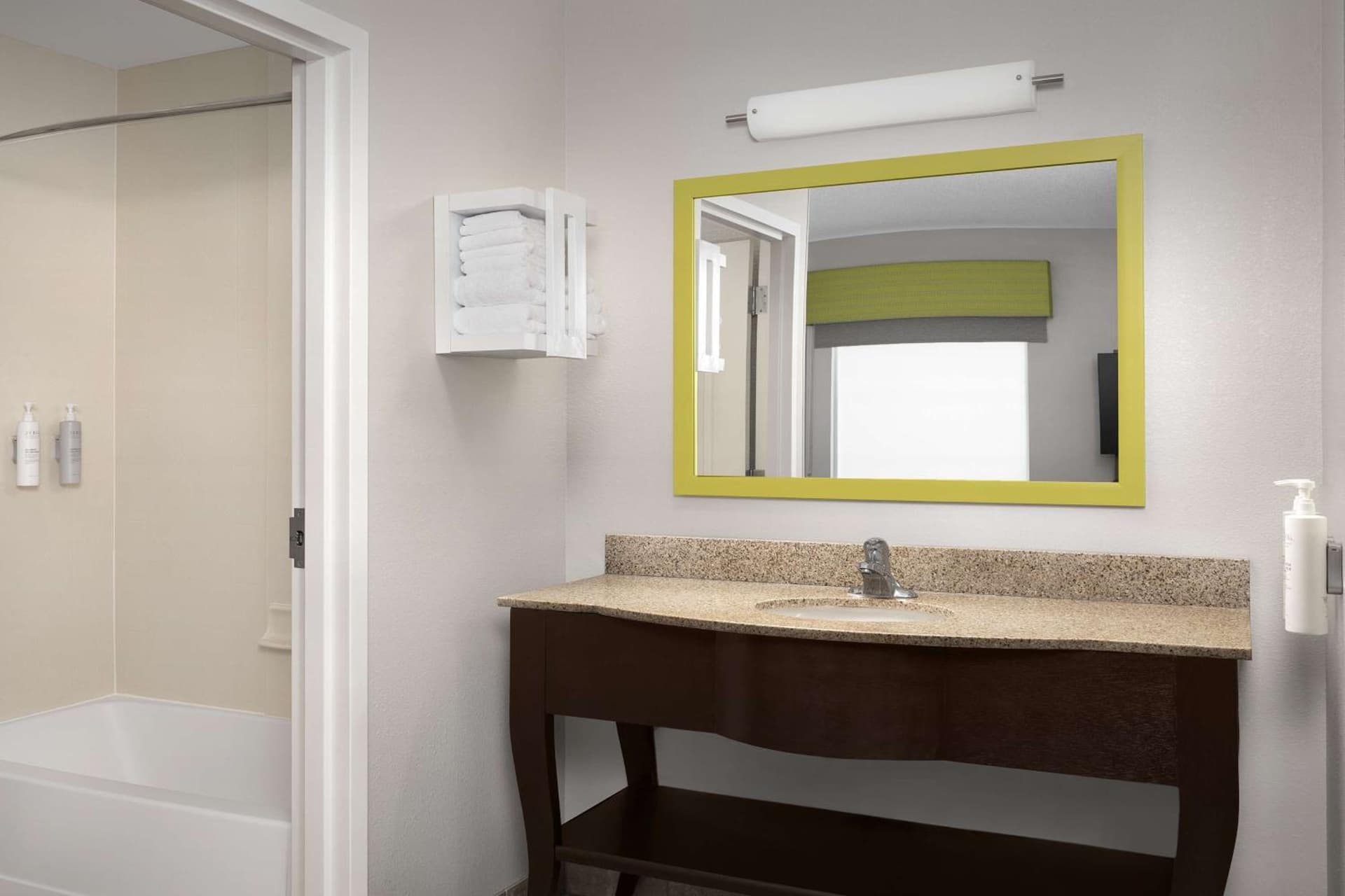 Hampton Inn & Suites Durham North I-85 gallery photo in Durham, NC — image 37