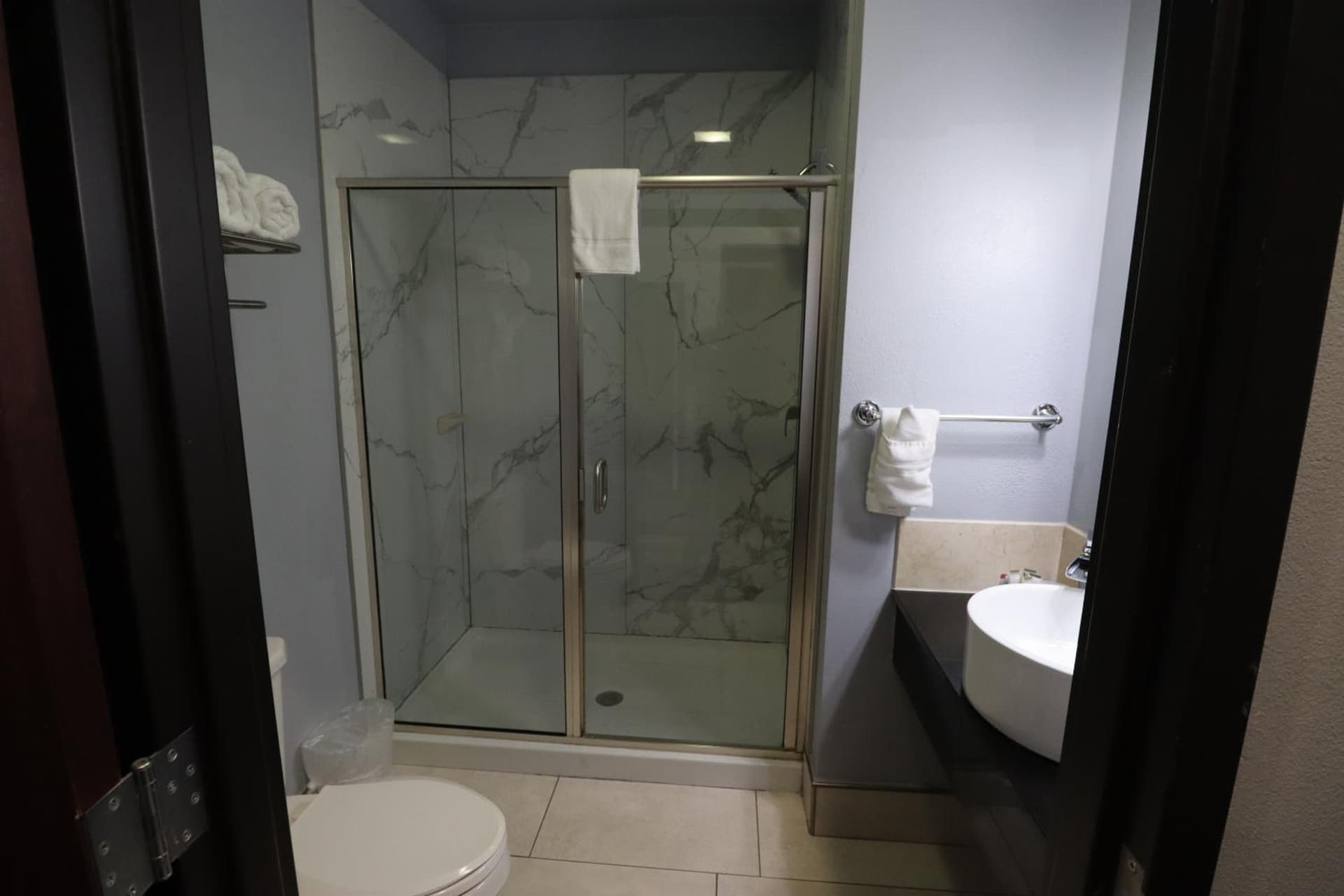 Days Inn & Suites by Wyndham Milwaukee gallery photo in Milwaukee, WI — image 19