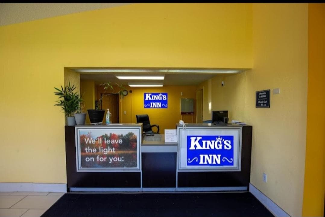 Kings Inn interior in Scottdale — gallery photo 2