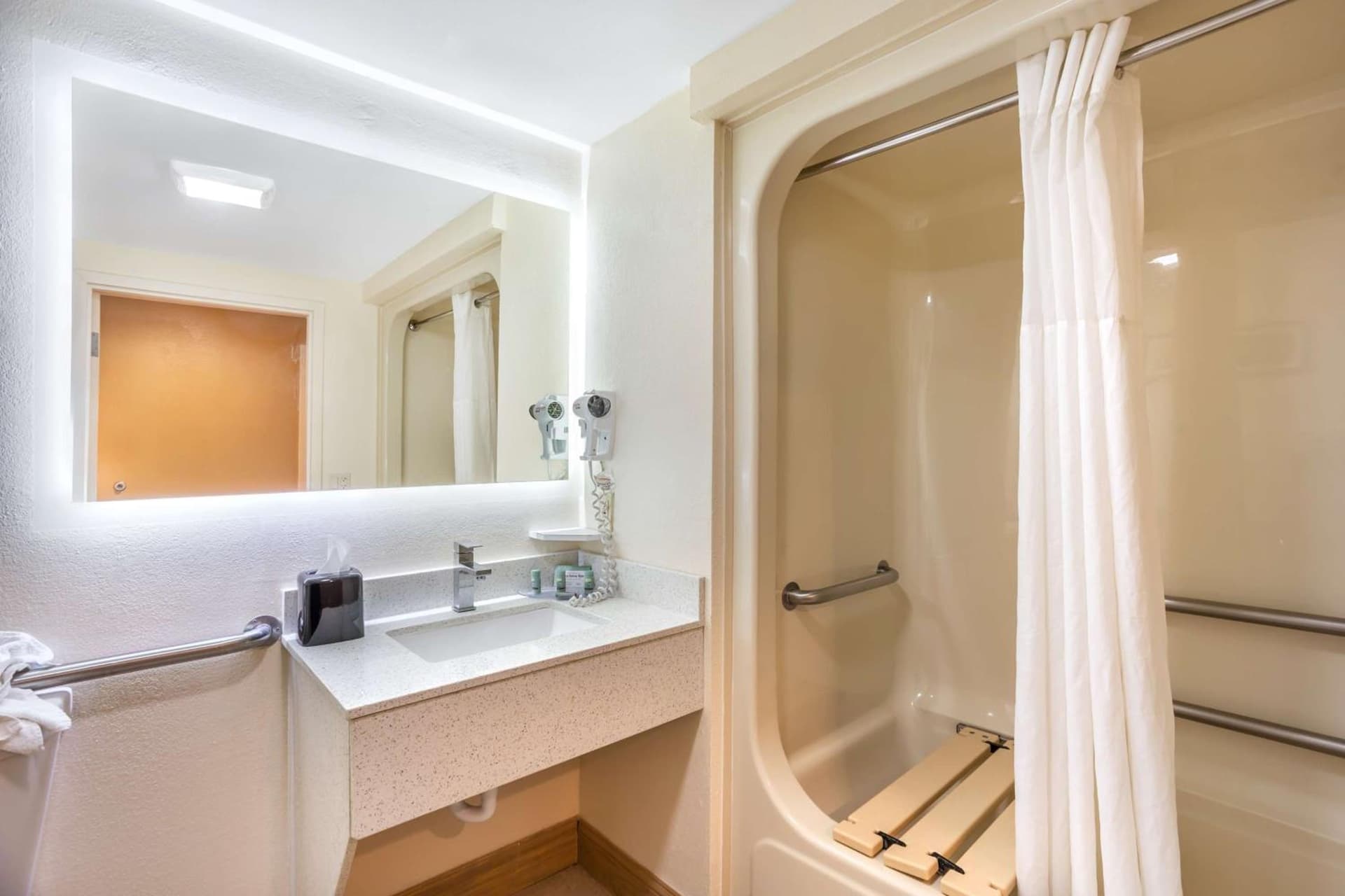 Best Western Harrisburg I-81 Grantville Hershey property views in Grantville, PA — gallery photo 3