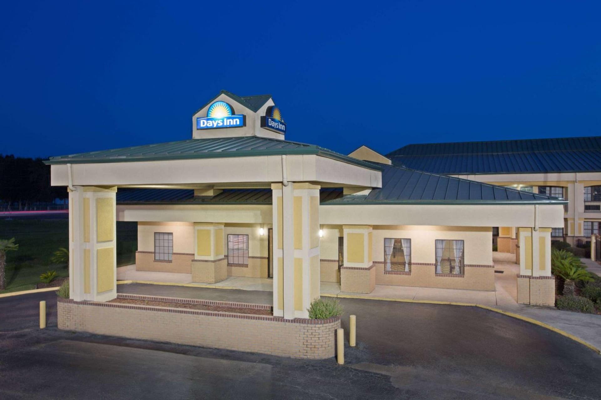 Days Inn by Wyndham Hammond featured exterior or lobby in Hammond, LA — similar hotel