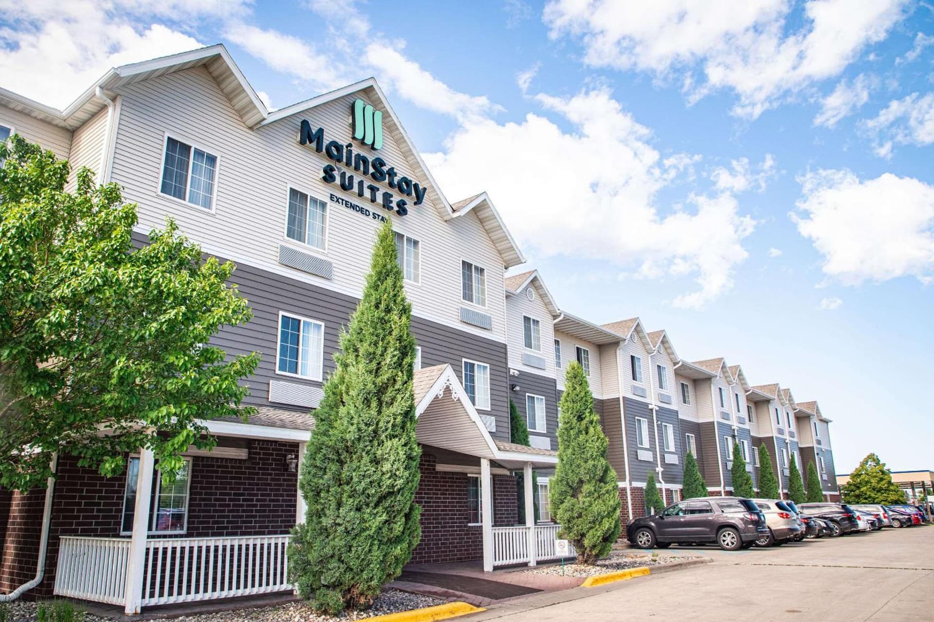 MainStay Suites Fargo - I-94 Medical Center interior in Fargo, ND — gallery photo 2