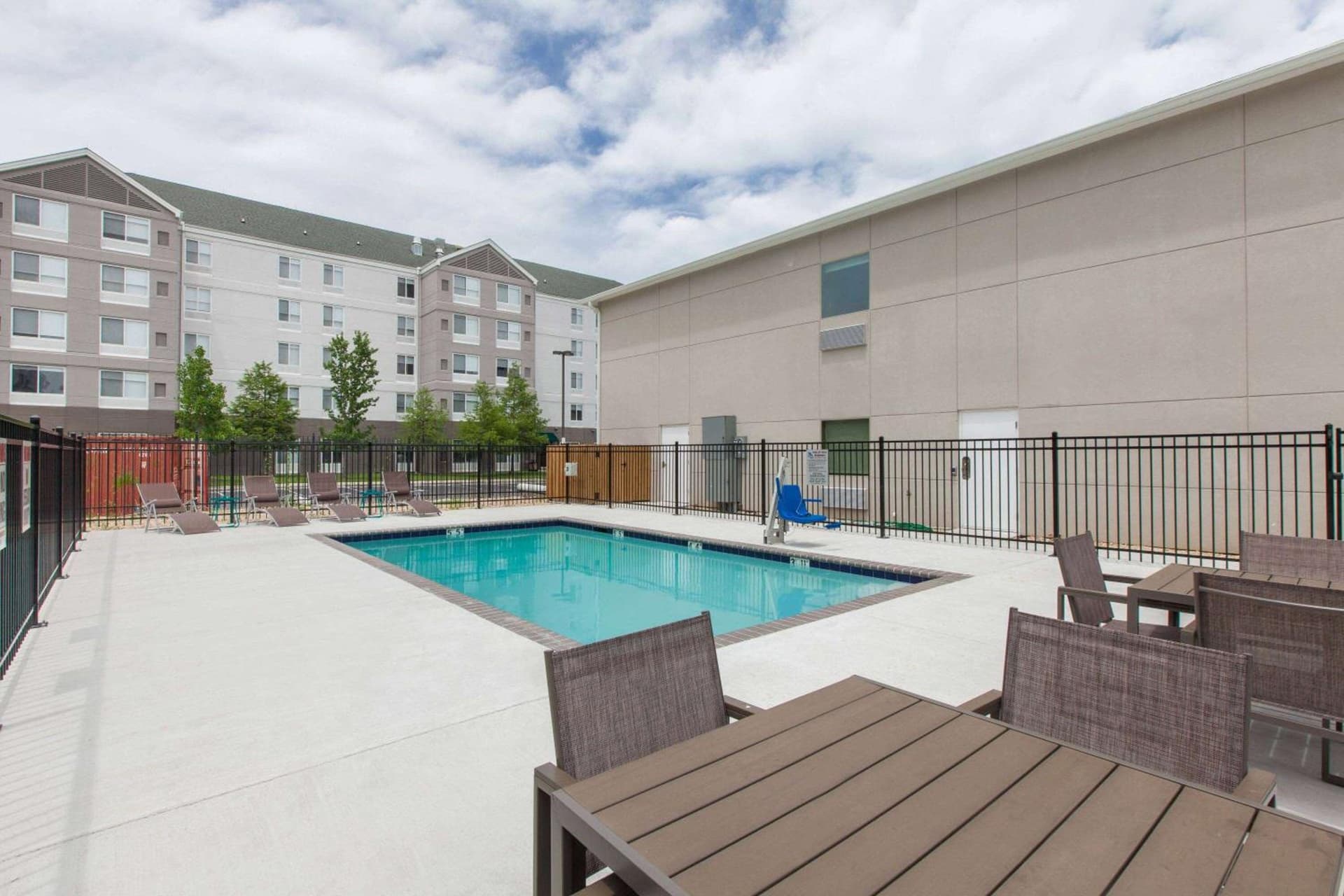 Days Inn by Wyndham Baton Rouge Airport gallery photo in Baton Rouge, LA — image 16