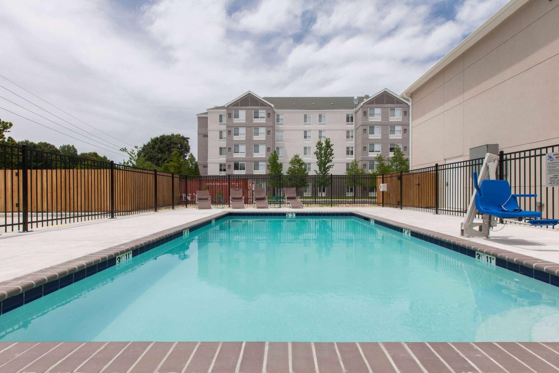 Days Inn by Wyndham Baton Rouge Airport gallery photo in Baton Rouge, LA — image 14
