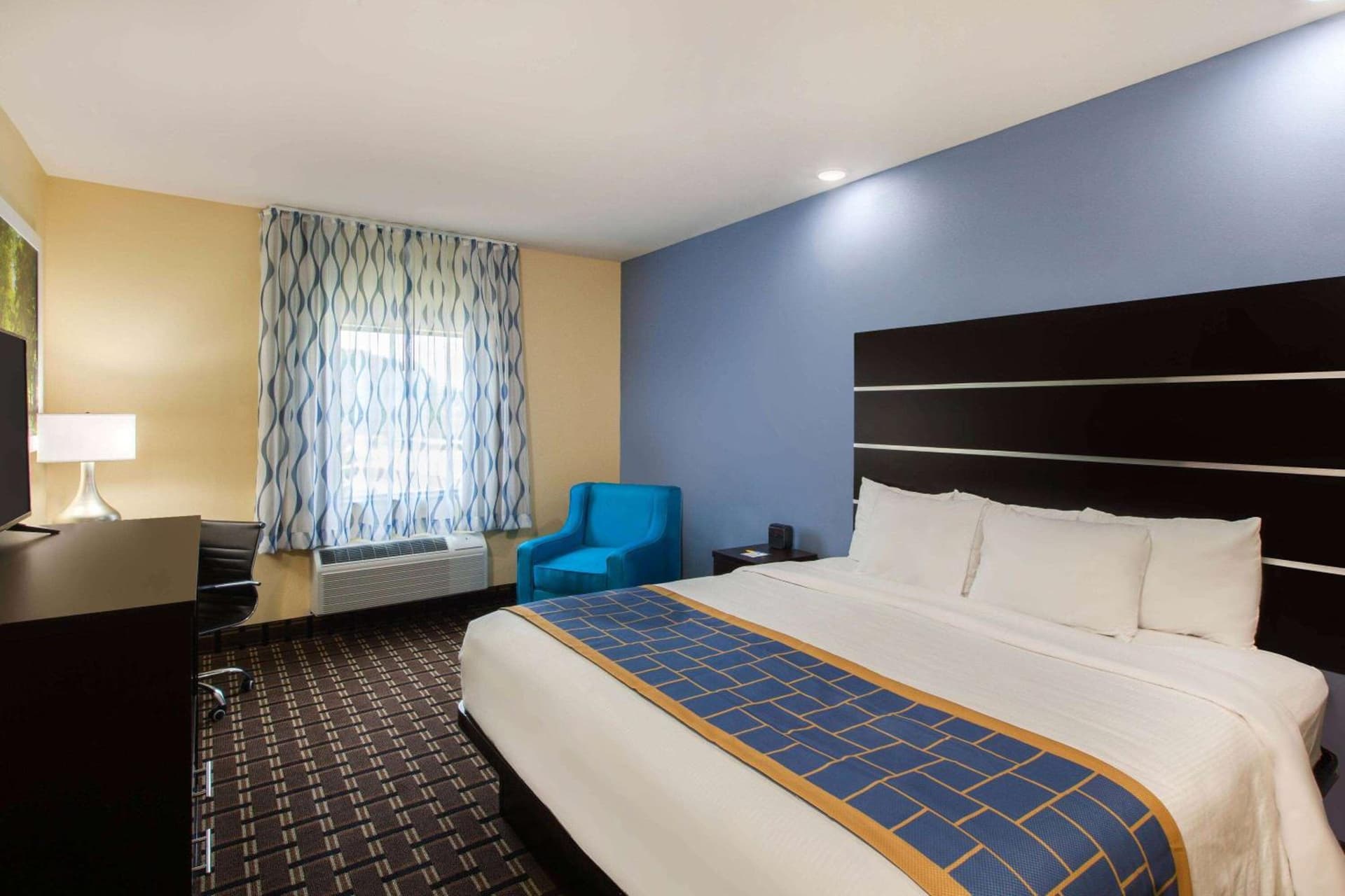 Days Inn by Wyndham Baton Rouge Airport gallery photo in Baton Rouge, LA — image 9