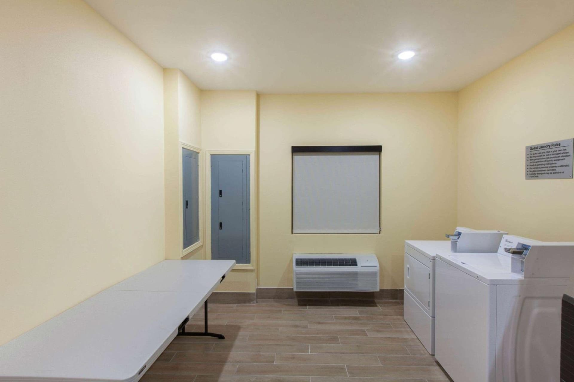 Days Inn by Wyndham Baton Rouge Airport gallery photo in Baton Rouge, LA — image 13