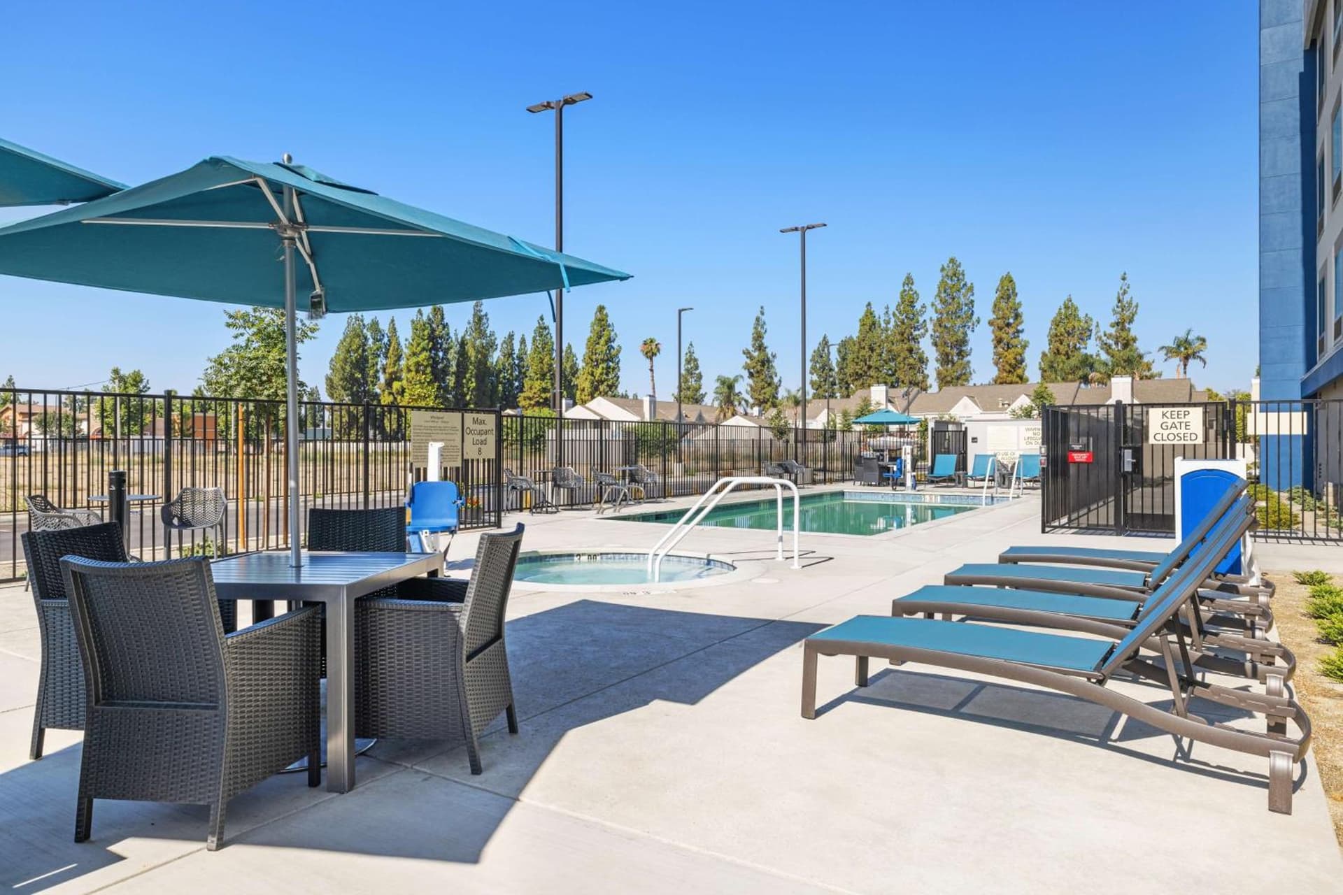 Hampton Inn & Suites Bakersfield Central gallery photo in Bakersfield, CA — image 58