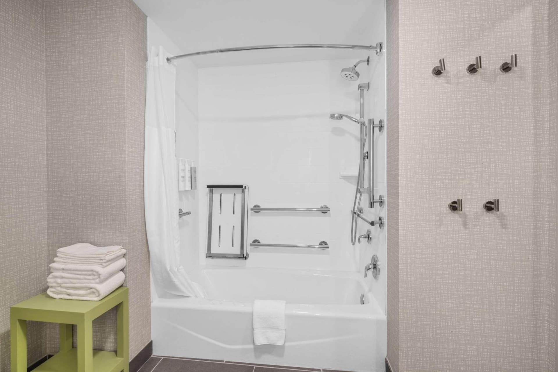 Hampton Inn & Suites Bakersfield Central gallery photo in Bakersfield, CA — image 29