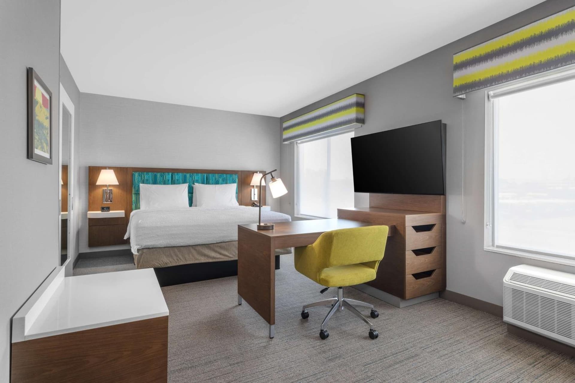 Hampton Inn & Suites Bakersfield Central gallery photo in Bakersfield, CA — image 5