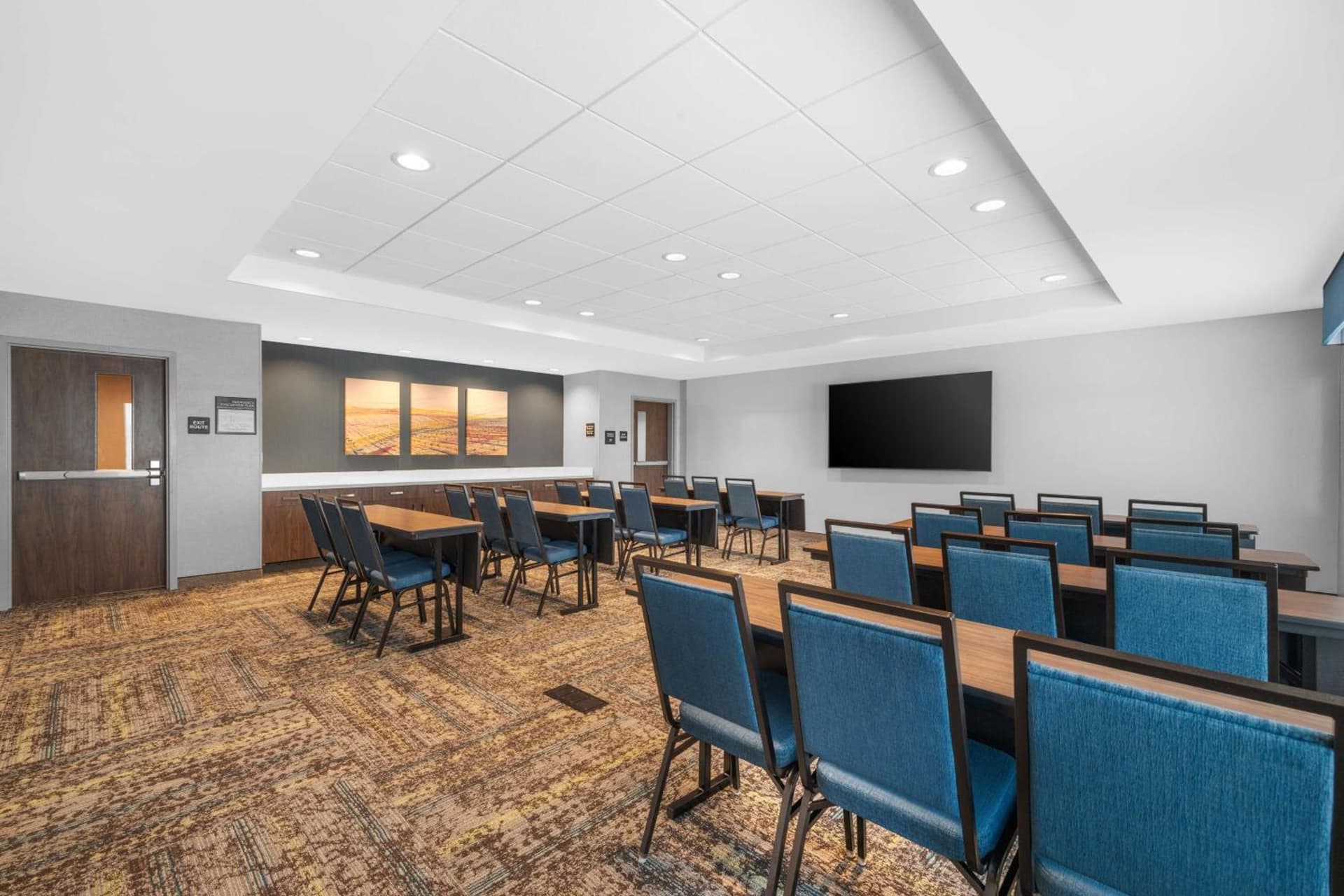 Hampton Inn & Suites Bakersfield Central gallery photo in Bakersfield, CA — image 53