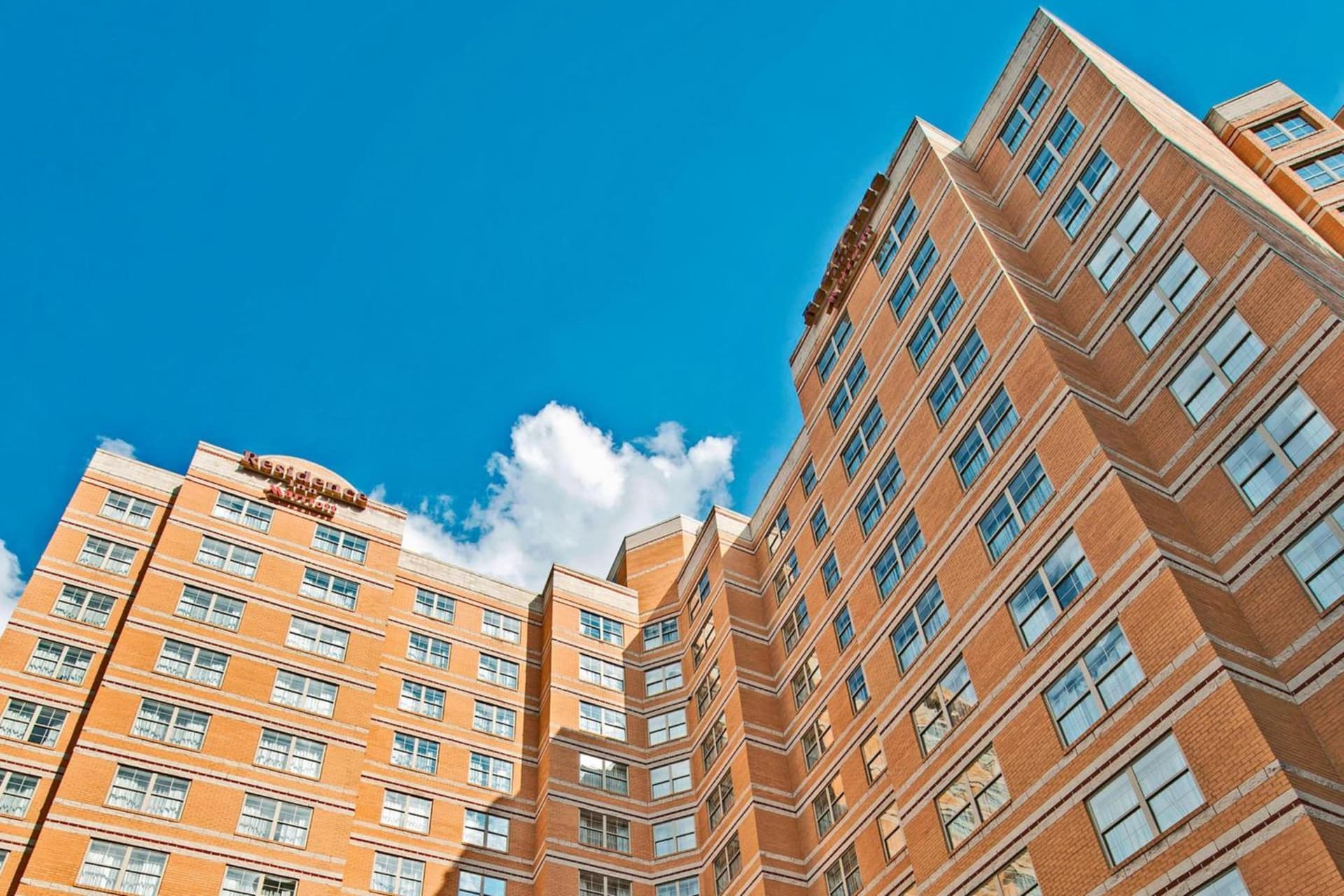 Residence Inn Arlington Rosslyn interior in Arlington, VA — gallery photo 2