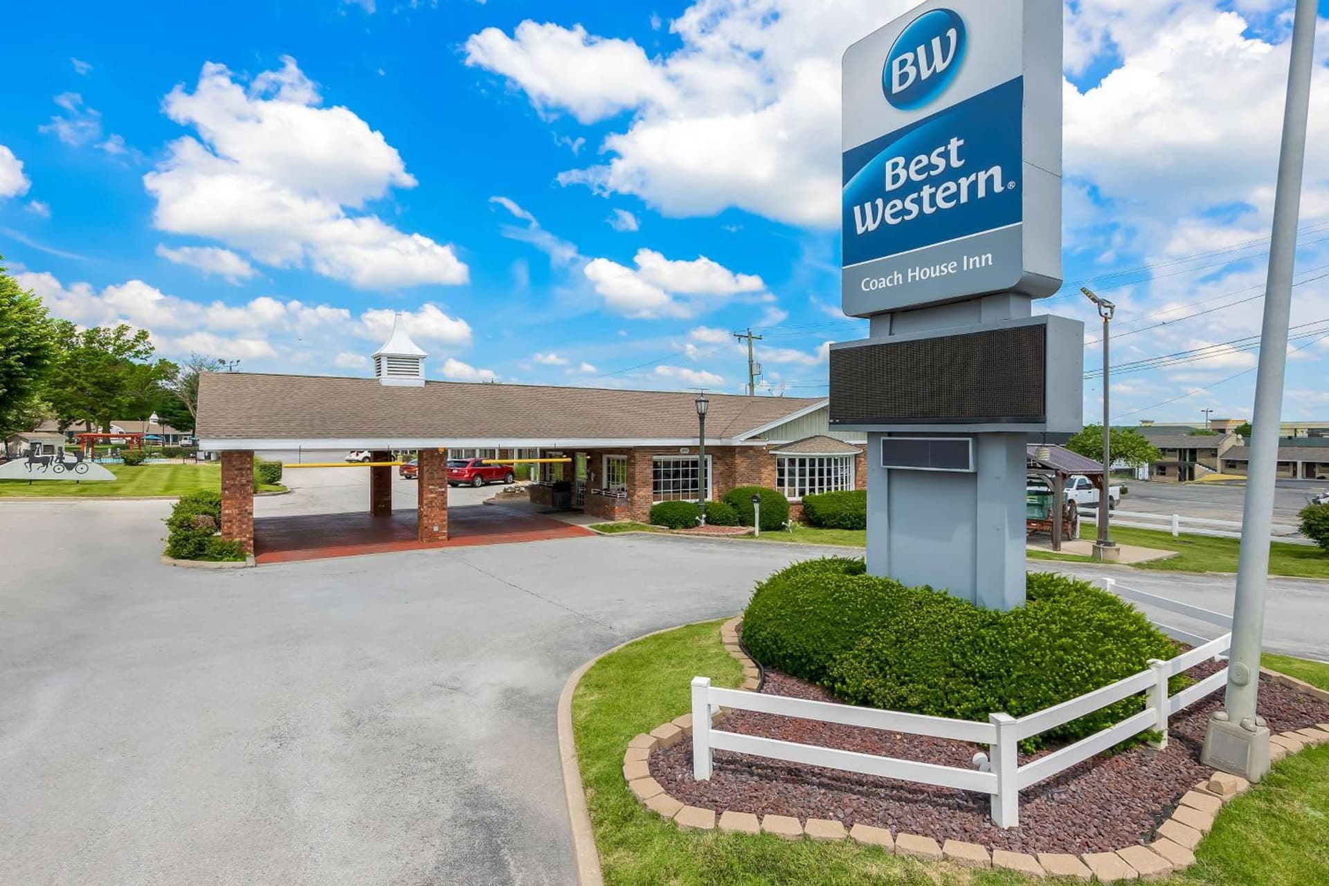 Best Western Coach House exterior or lobby in Springfield, MO — main listing photo
