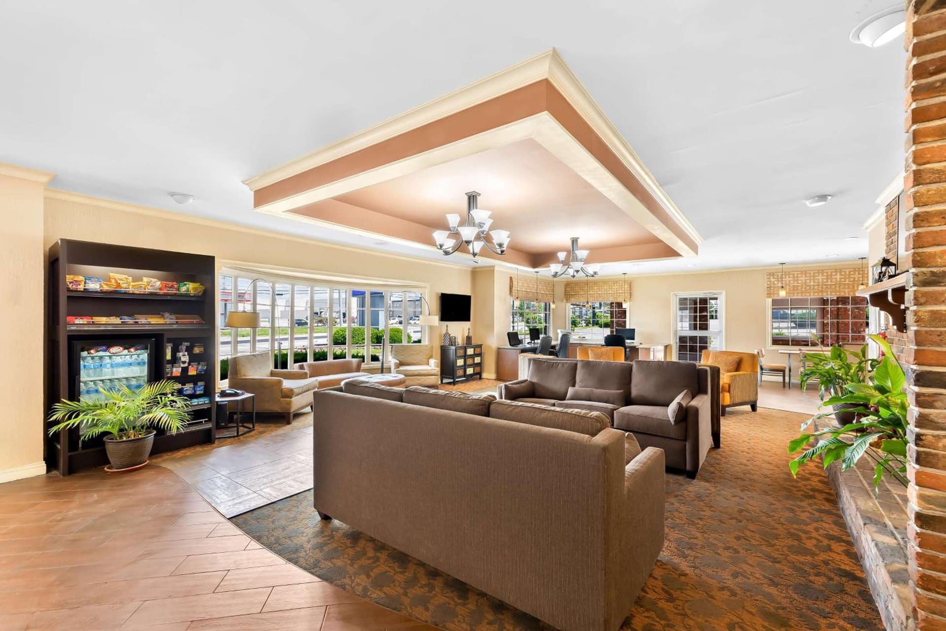 Best Western Coach House interior in Springfield, MO — gallery photo 2