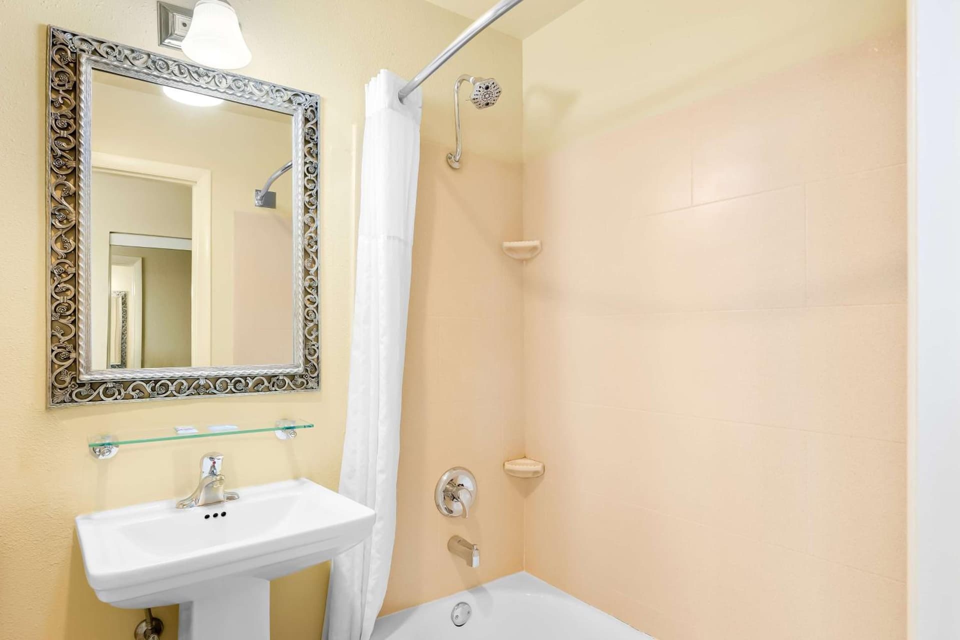Best Western Coach House gallery photo in Springfield, MO — image 9
