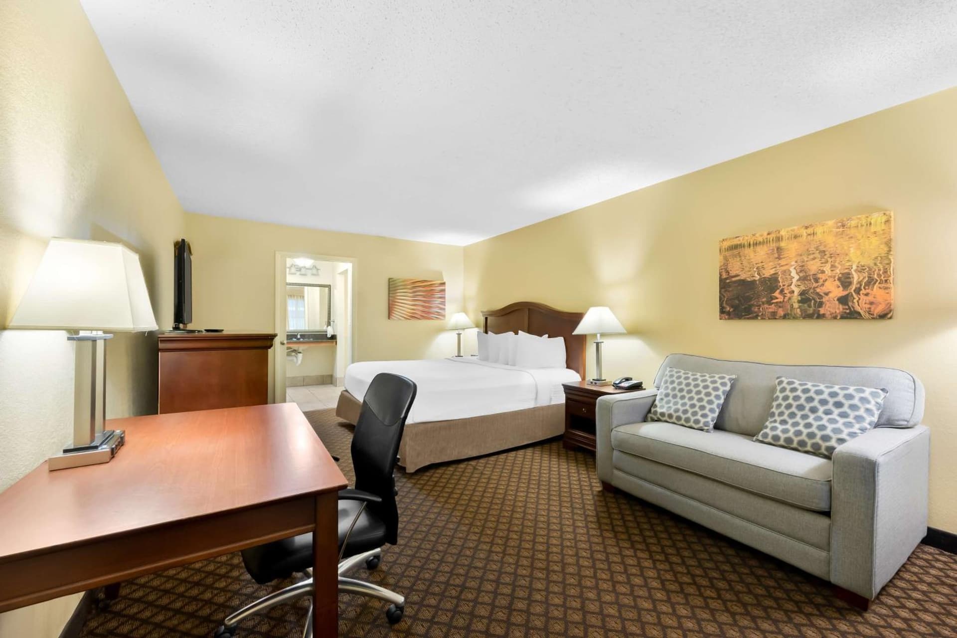 Best Western Coach House gallery photo in Springfield, MO — image 40
