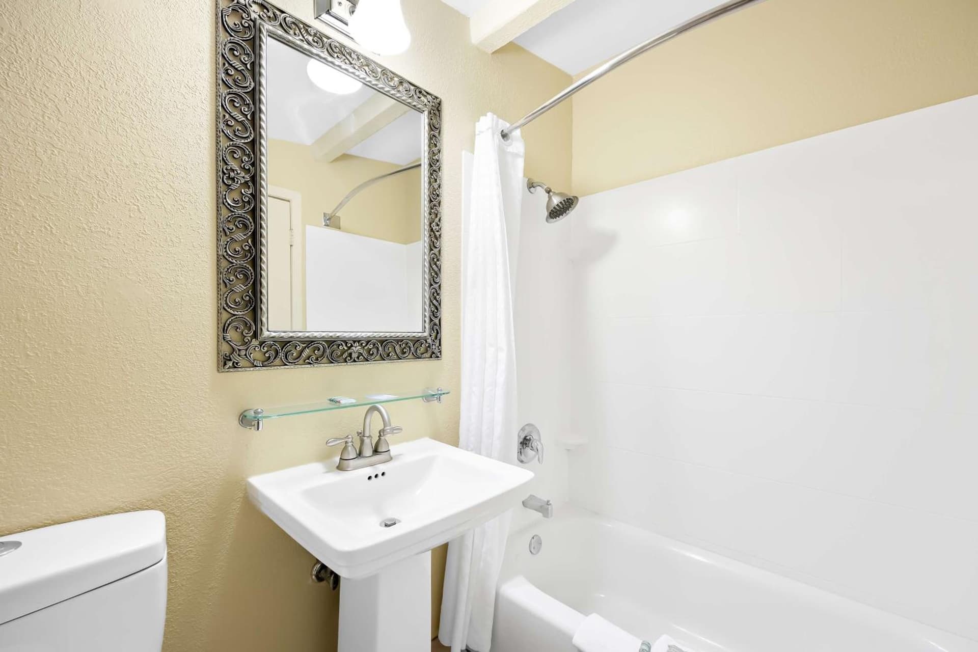 Best Western Coach House gallery photo in Springfield, MO — image 18