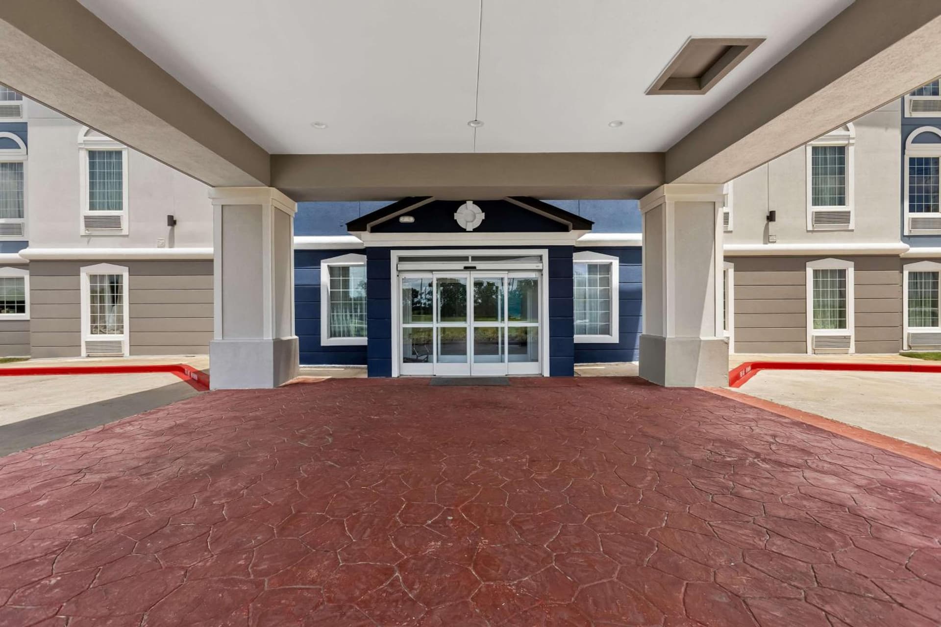 Sonesta Essential La Porte property views in La Porte, TX — gallery photo 3