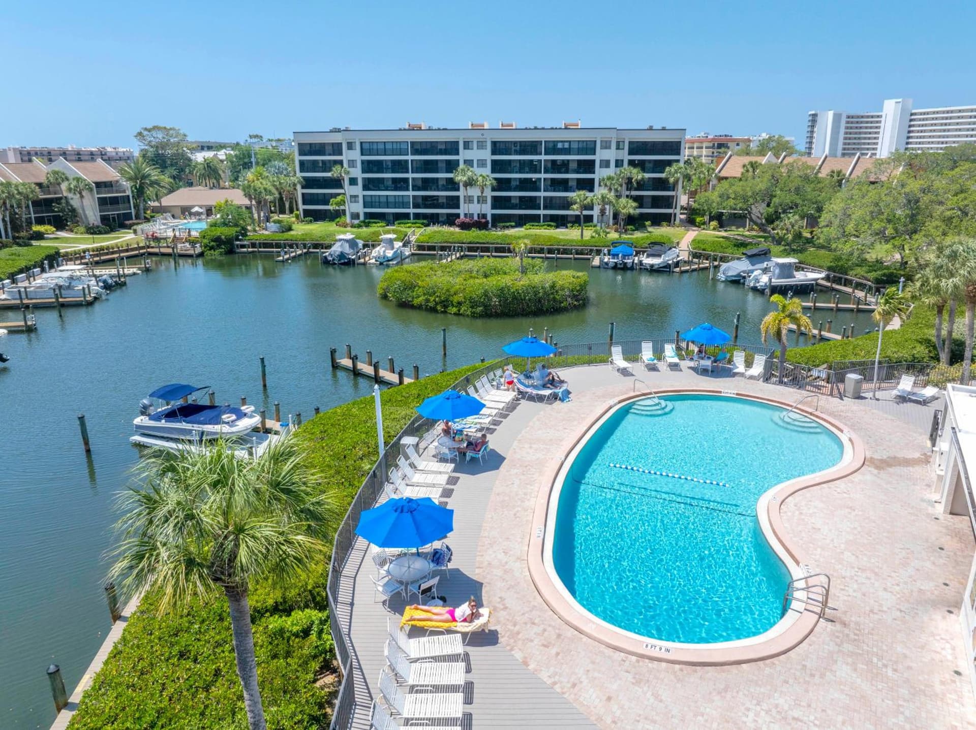 Midnight Cove II - Beach Access, Pool, Tennis & More! interior in Siesta Key, FL — gallery photo 2