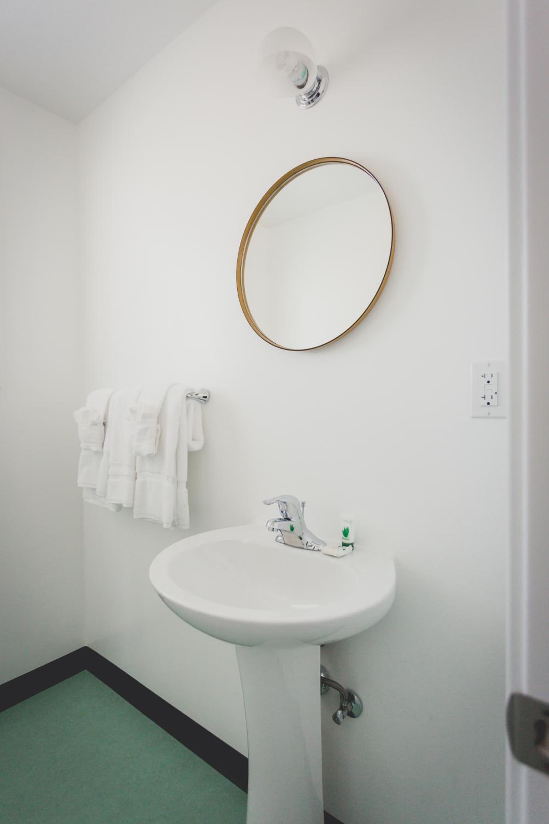 Mylo Hotel gallery photo in Daly City, CA — image 7