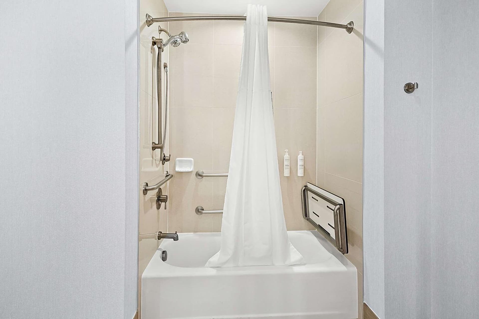 Hampton Inn Morgan Hill gallery photo in Morgan Hill, CA — image 47
