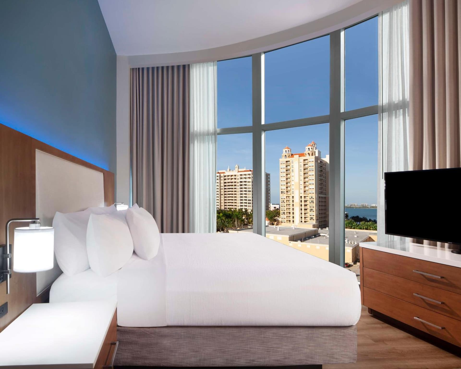 Embassy Suites By Hilton Sarasota gallery photo in Sarasota, FL — image 22